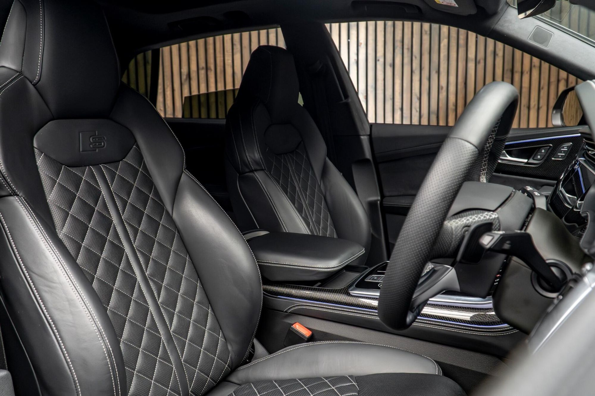 AUDI Q8 ESTATE SQ8 TFSI Quattro Vorsprung 5dr Tiptronic for sale UK - Slide 2