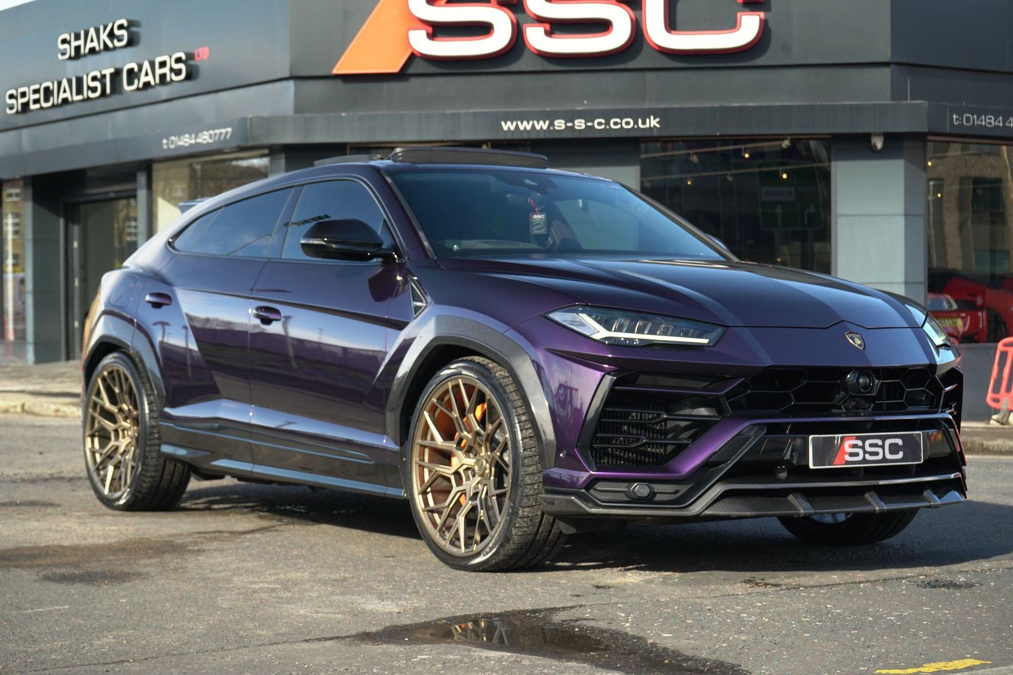 LAMBORGHINI URUS ESTATE 4.0T FSI V8 5dr Auto for sale UK - Slide 5