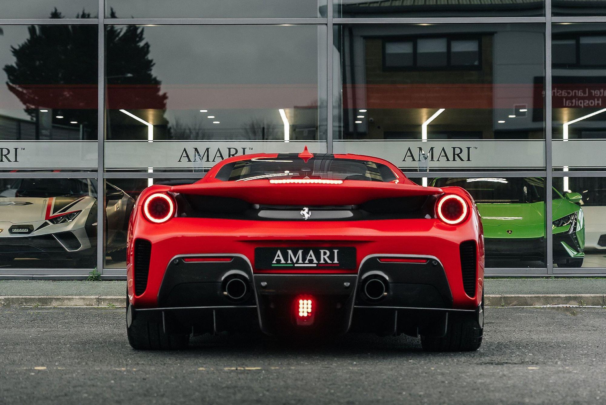 FERRARI 488 PISTA COUPE 2dr Auto for sale UK - Slide 8