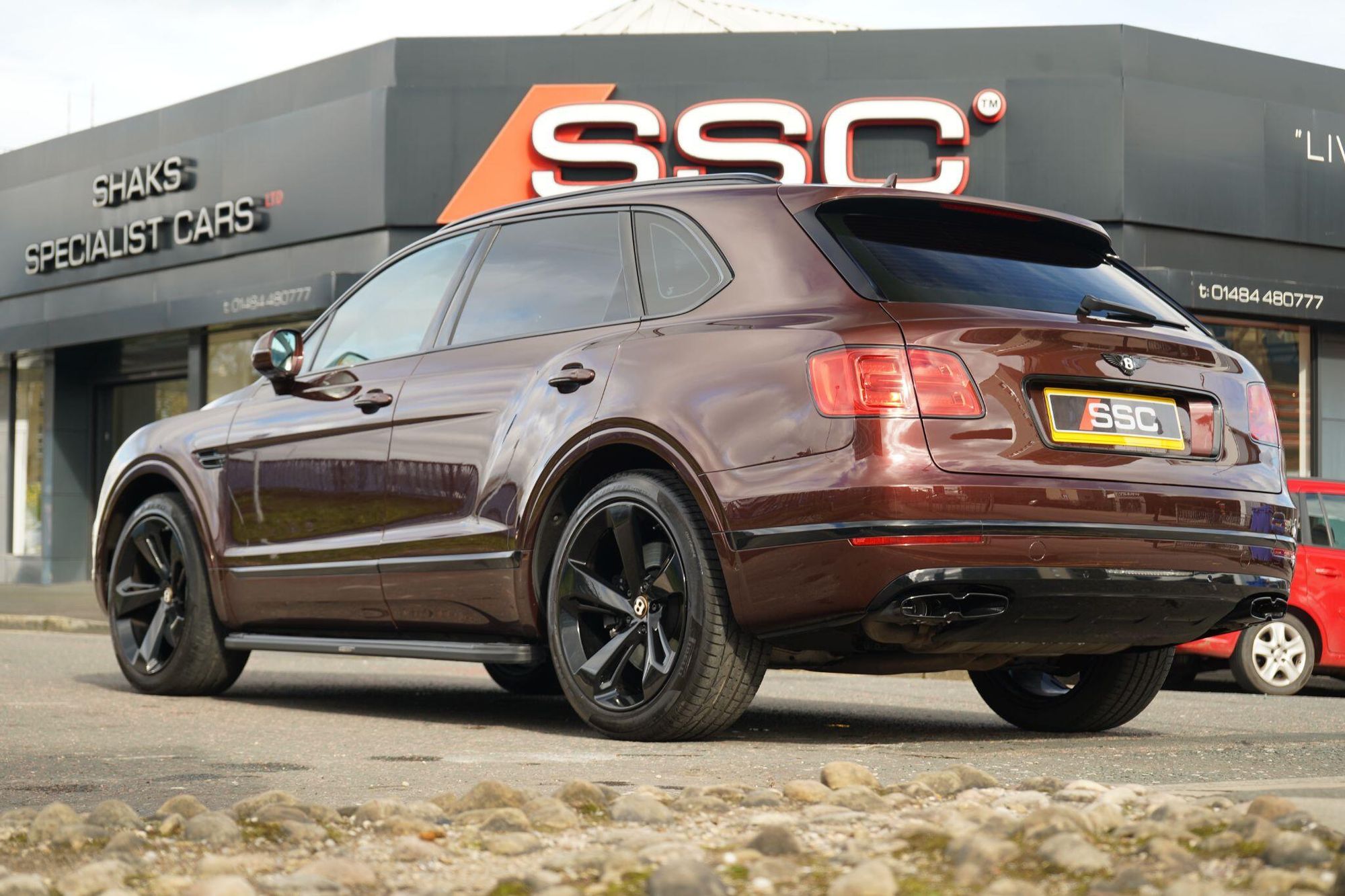 BENTLEY BENTAYGA ESTATE 4.0 V8 5dr Auto for sale UK - Slide 2