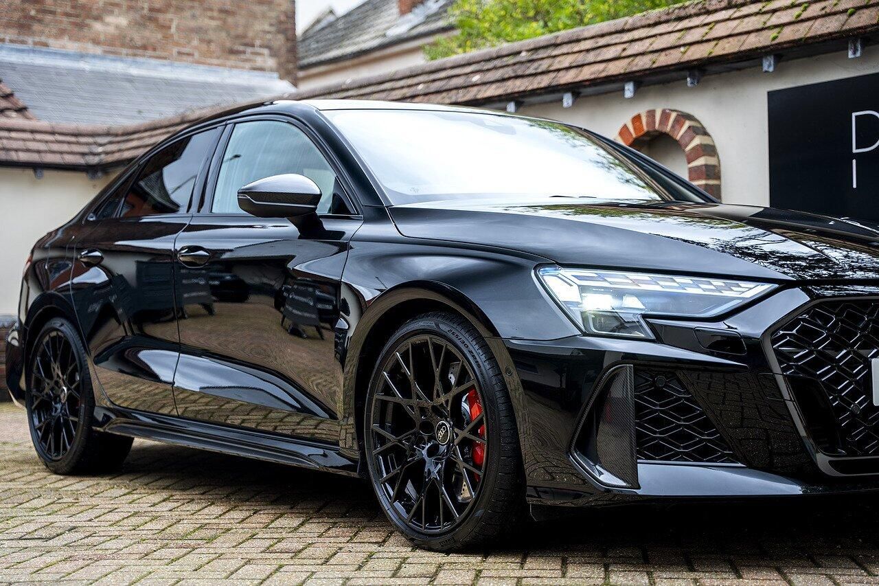 AUDI RS3 RS 3 SALOON RS 3 TFSI Quattro Carbon Vorsprung 4dr S Tronic for sale UK - Slide 4