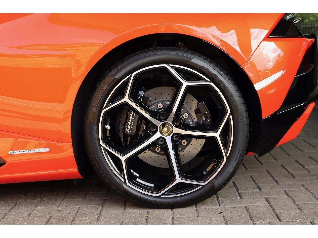 LAMBORGHINI HURACAN COUPE LP 640-4 Performante 2dr LDF for sale UK - Slide 5