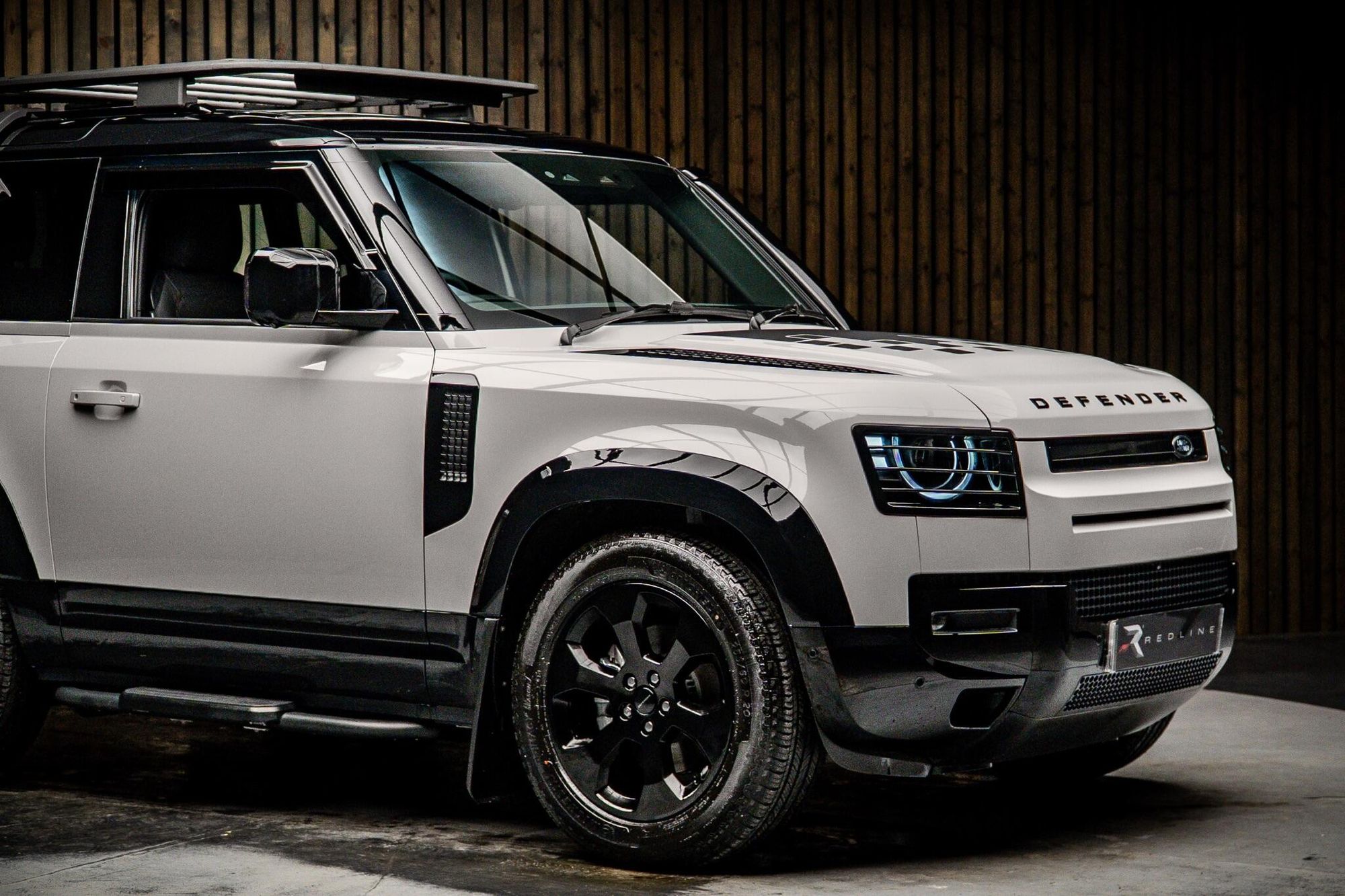 LAND ROVER DEFENDER DIESEL ESTATE 3.0 D250 X-Dynamic SE 90 3dr Auto for sale UK - Slide 10