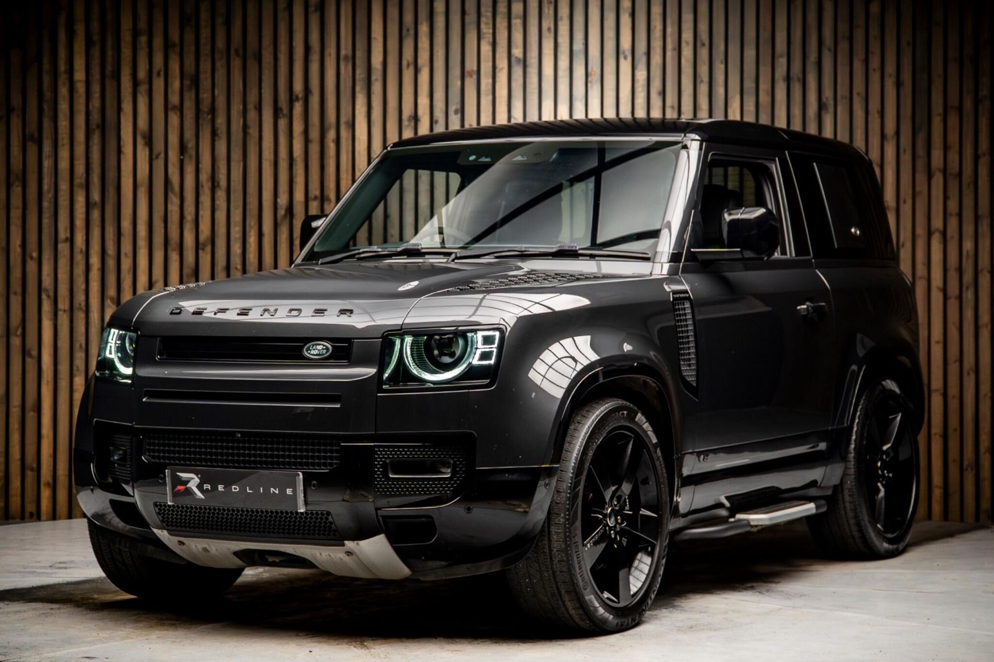 LAND ROVER DEFENDER ESTATE 5.0 P525 V8 90 3dr Auto for sale UK - Slide 8