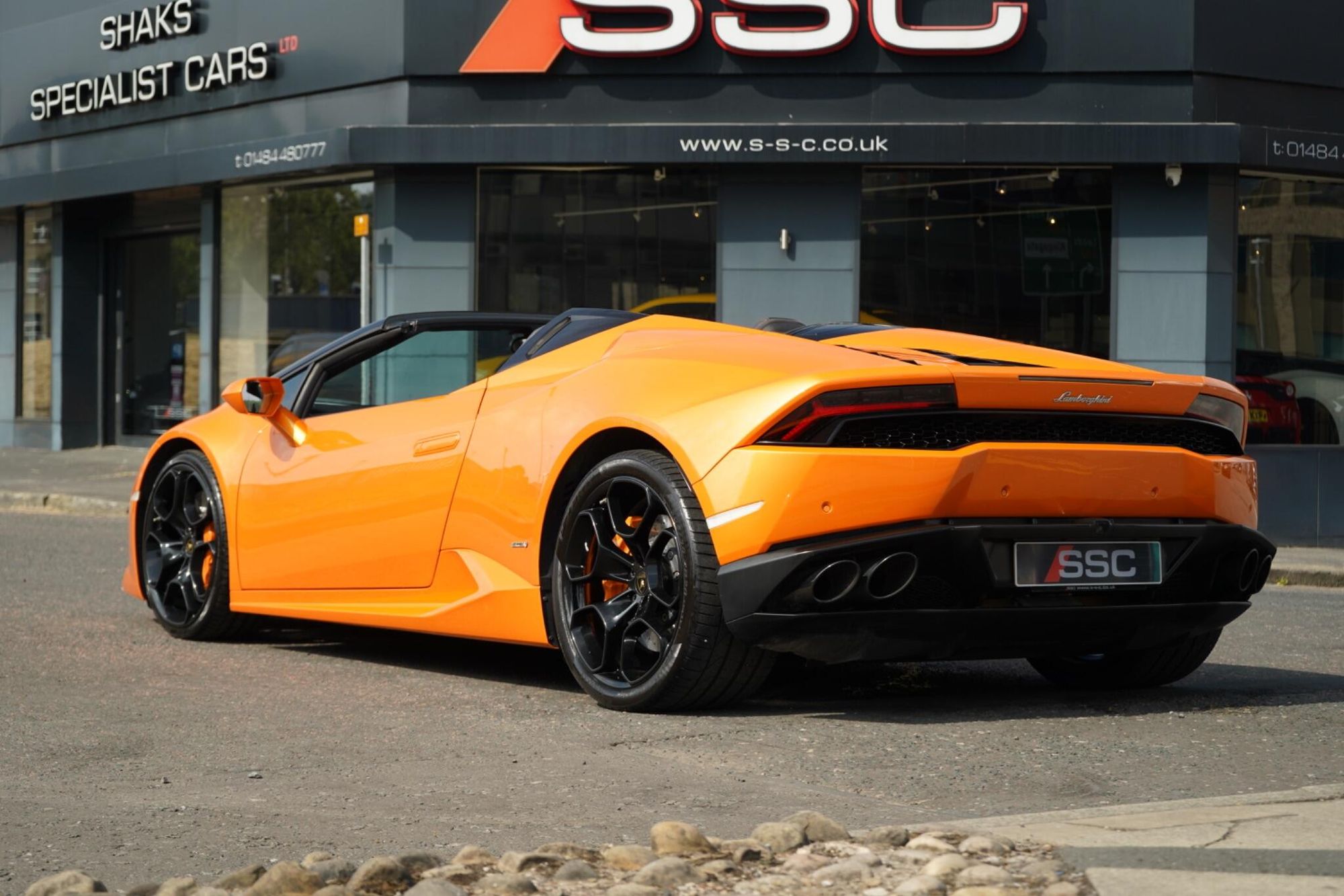 LAMBORGHINI HURACAN SPYDER LP 610-4 2dr LDF for sale UK - Slide 2