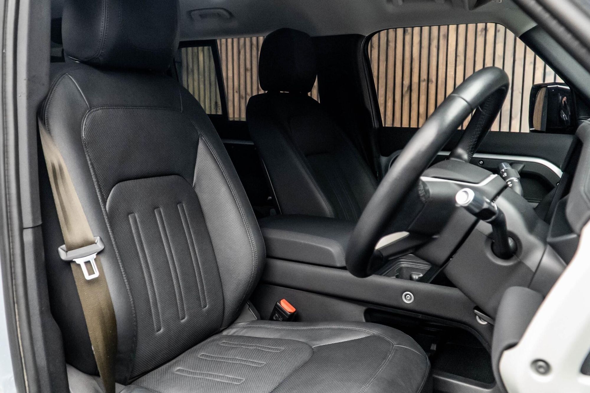 LAND ROVER DEFENDER DIESEL ESTATE 3.0 D200 S 110 5dr Auto for sale UK - Slide 2