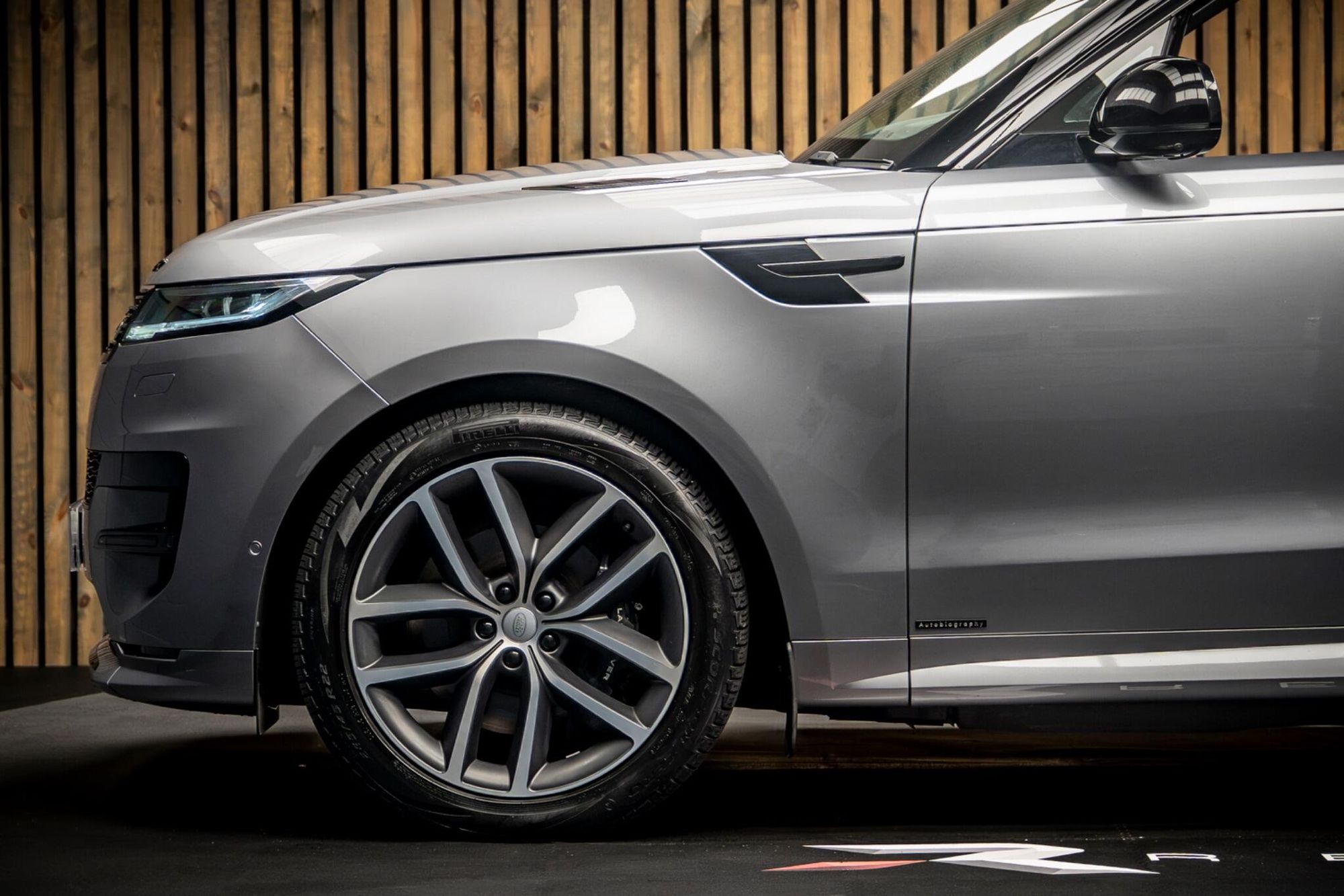 LAND ROVER RANGE ROVER SPORT ESTATE 3.0 P460e Autobiography 5dr Auto for sale UK - Slide 9