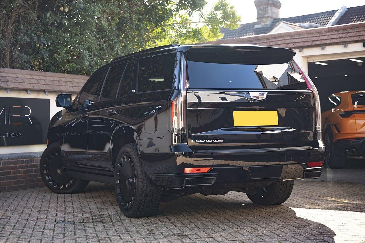 CADILLAC ESCALADE STATION WAGON 6.2 V8 VVT Sport Luxury 5dr Auto for sale UK - Slide 5