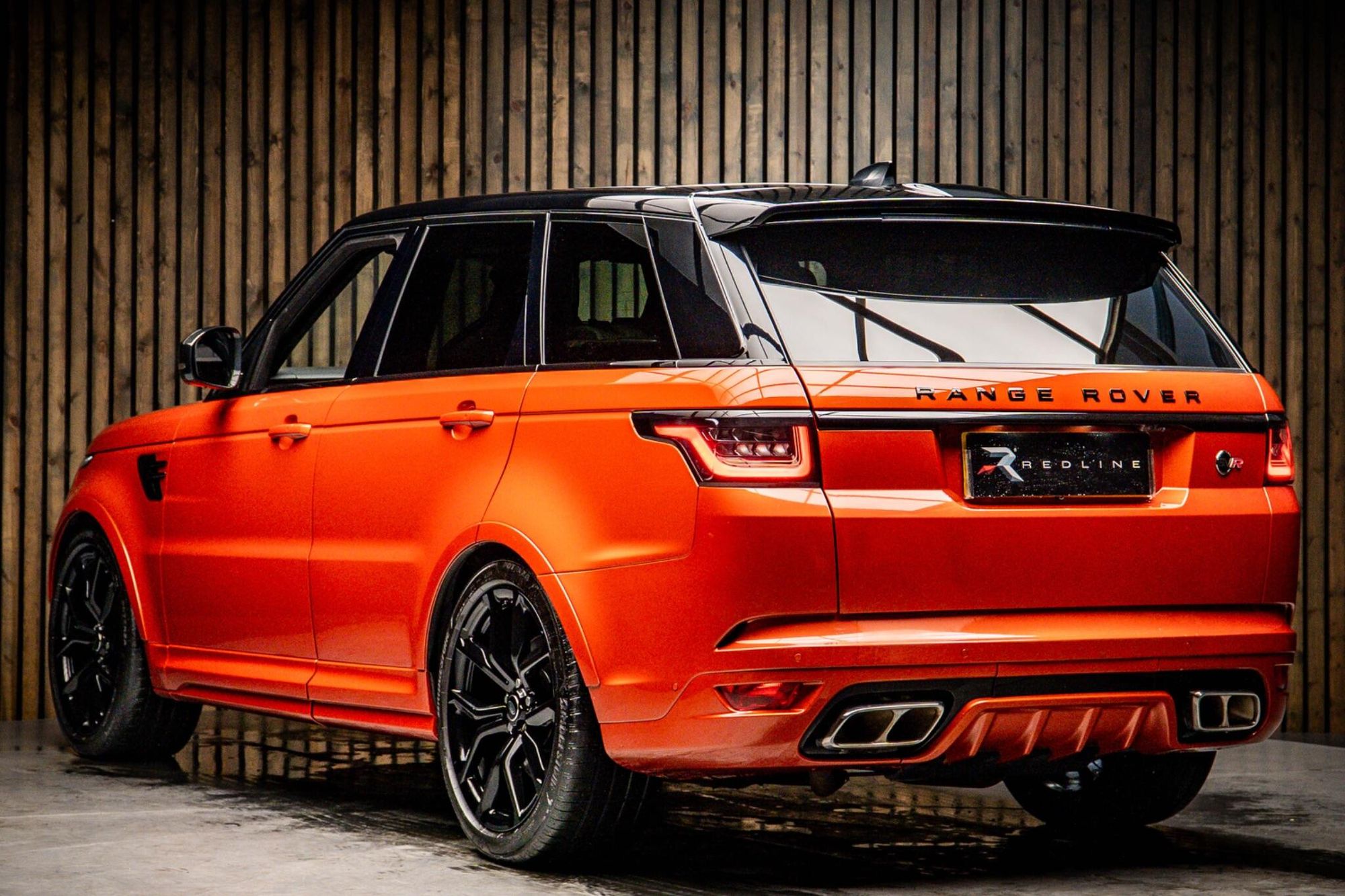 LAND ROVER RANGE ROVER SPORT ESTATE 5.0 P575 S/C SVR 5dr Auto for sale UK - Slide 3