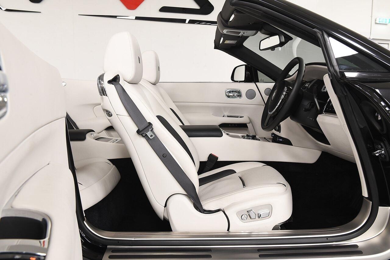 ROLLS-ROYCE DAWN CONVERTIBLE 2dr Auto for sale UK - Slide 6