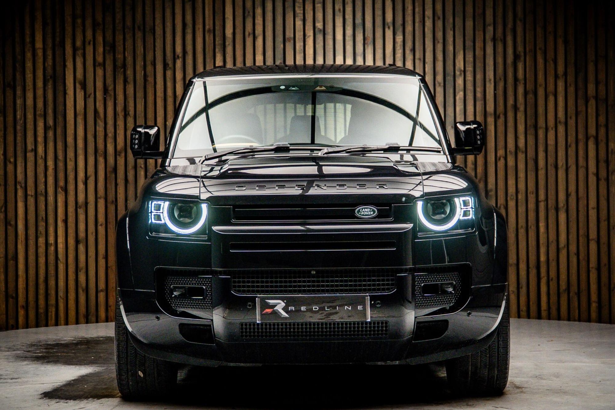 LAND ROVER DEFENDER ESTATE 3.0 P400 X 110 5dr Auto for sale UK - Slide 5