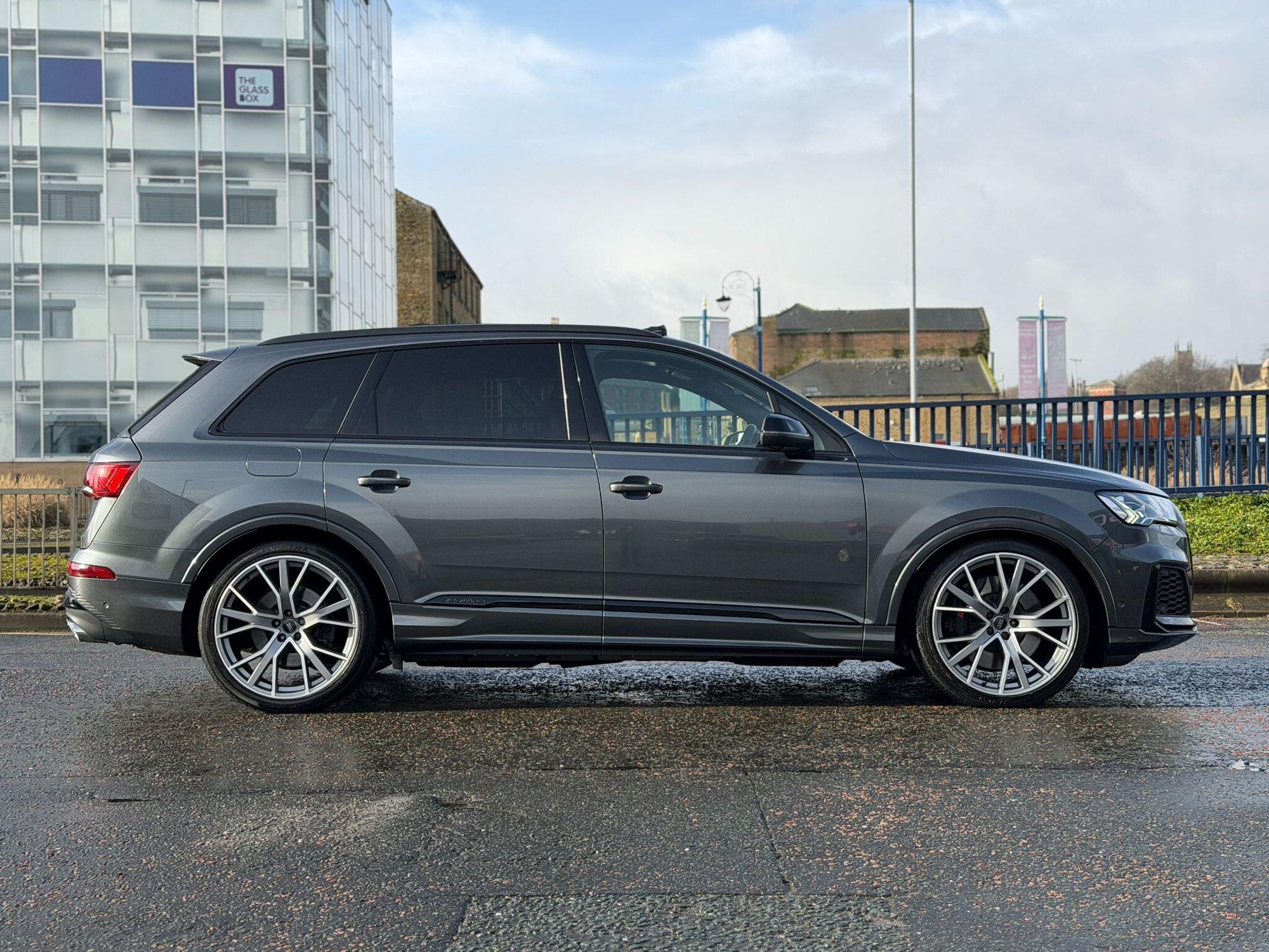 AUDI Q7 DIESEL ESTATE SQ7 TDI Quattro Vorsprung 5dr Tiptronic for sale UK - Slide 6