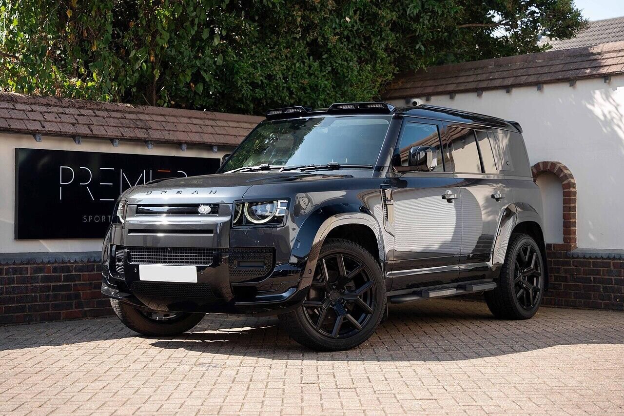 LAND ROVER DEFENDER DIESEL ESTATE 3.0 D250 X-Dynamic SE 110 5dr Auto for sale UK