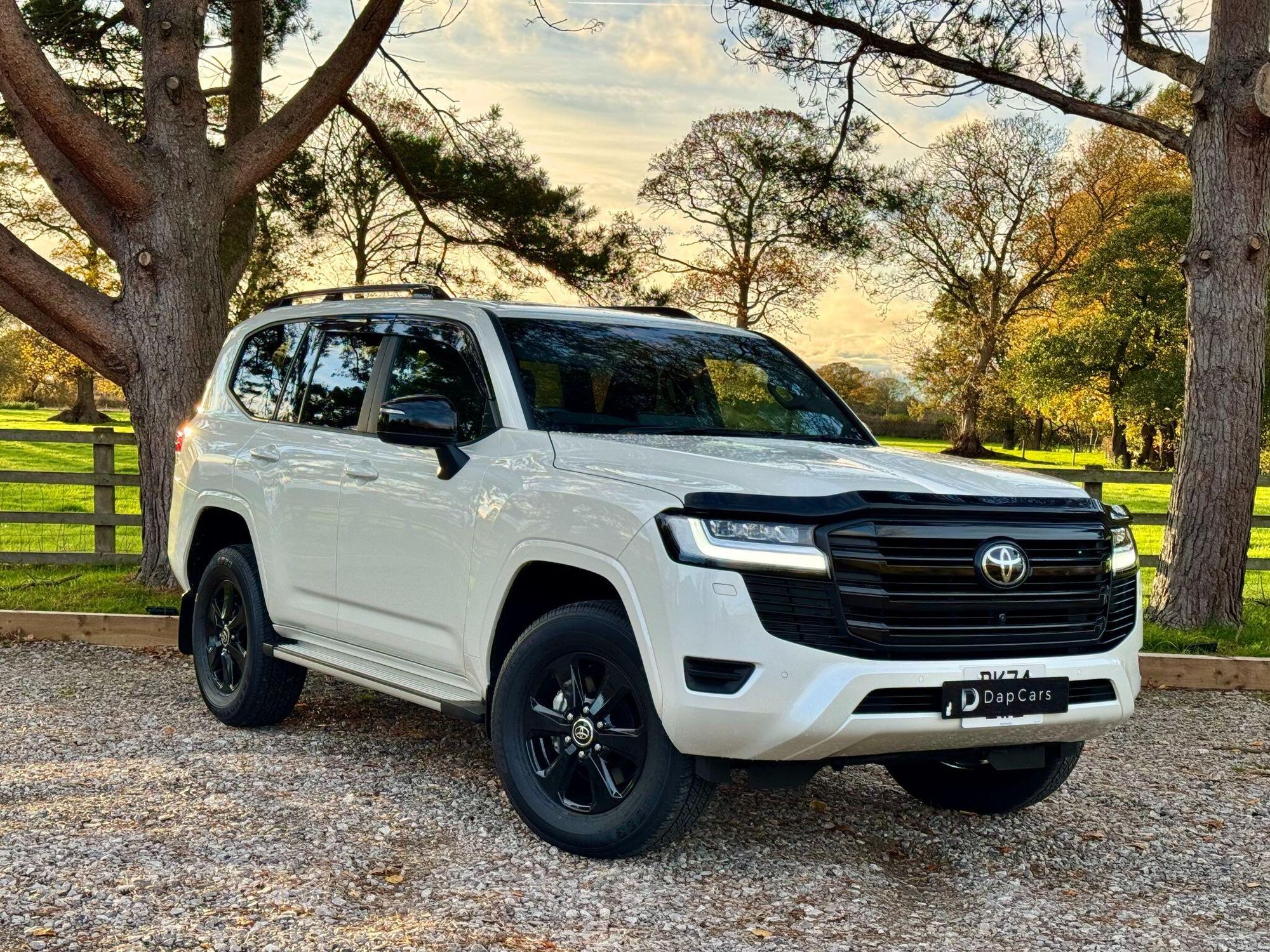 TOYOTA LAND CRUISER DIESEL ESTATE GX Amazon TD 5dr for sale UK - Slide 7