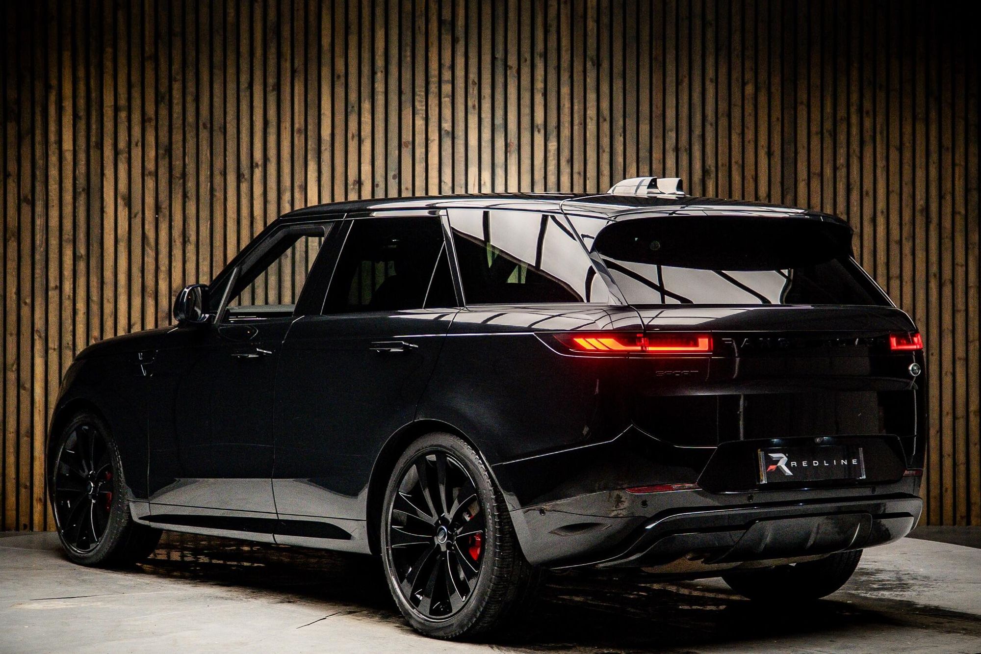 LAND ROVER RANGE ROVER SPORT DIESEL ESTATE 3.0 D350 First Edition 5dr Auto for sale UK - Slide 3