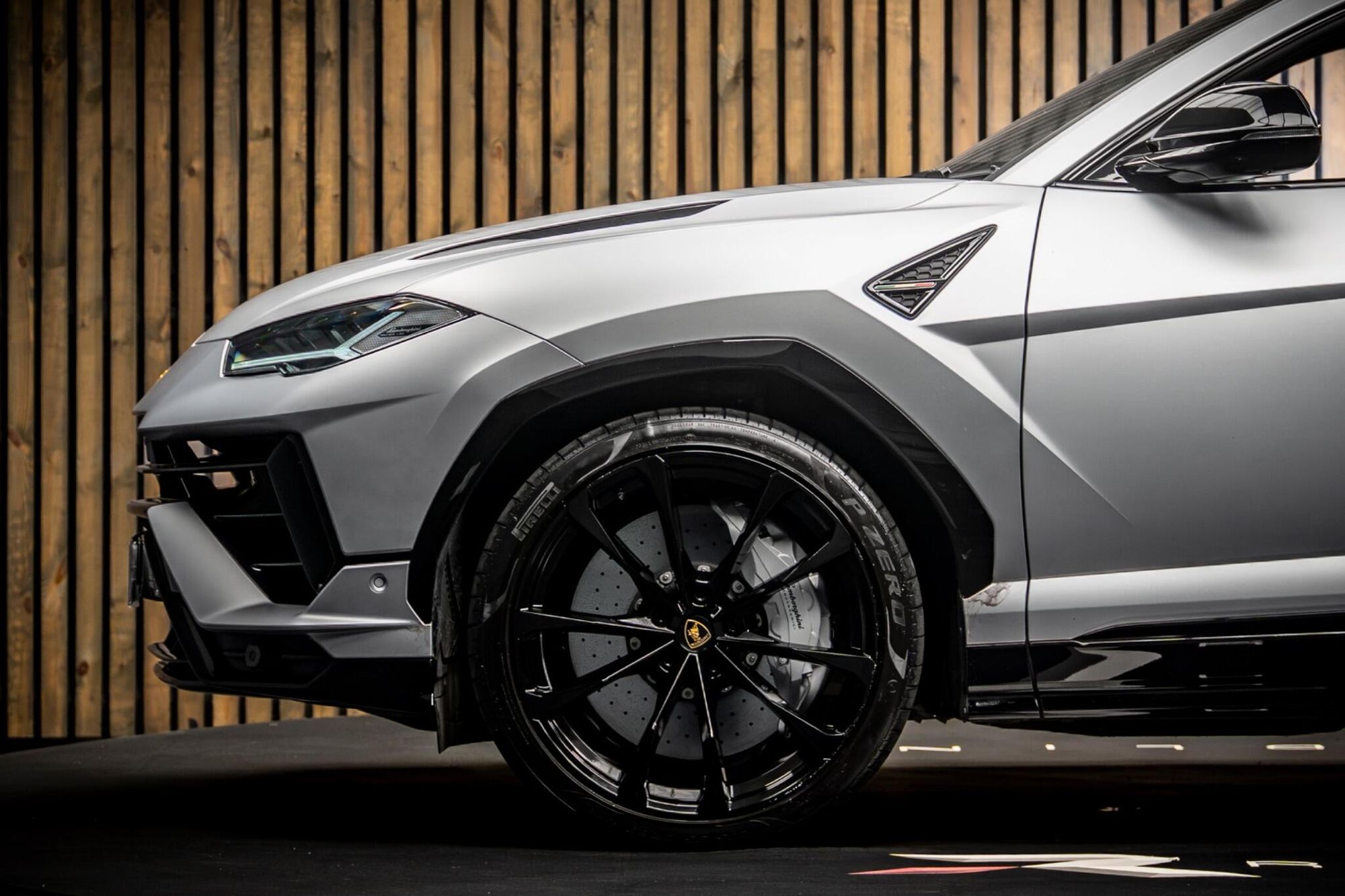 LAMBORGHINI URUS ESTATE 4.0T FSI V8 S 5dr Auto for sale UK - Slide 9