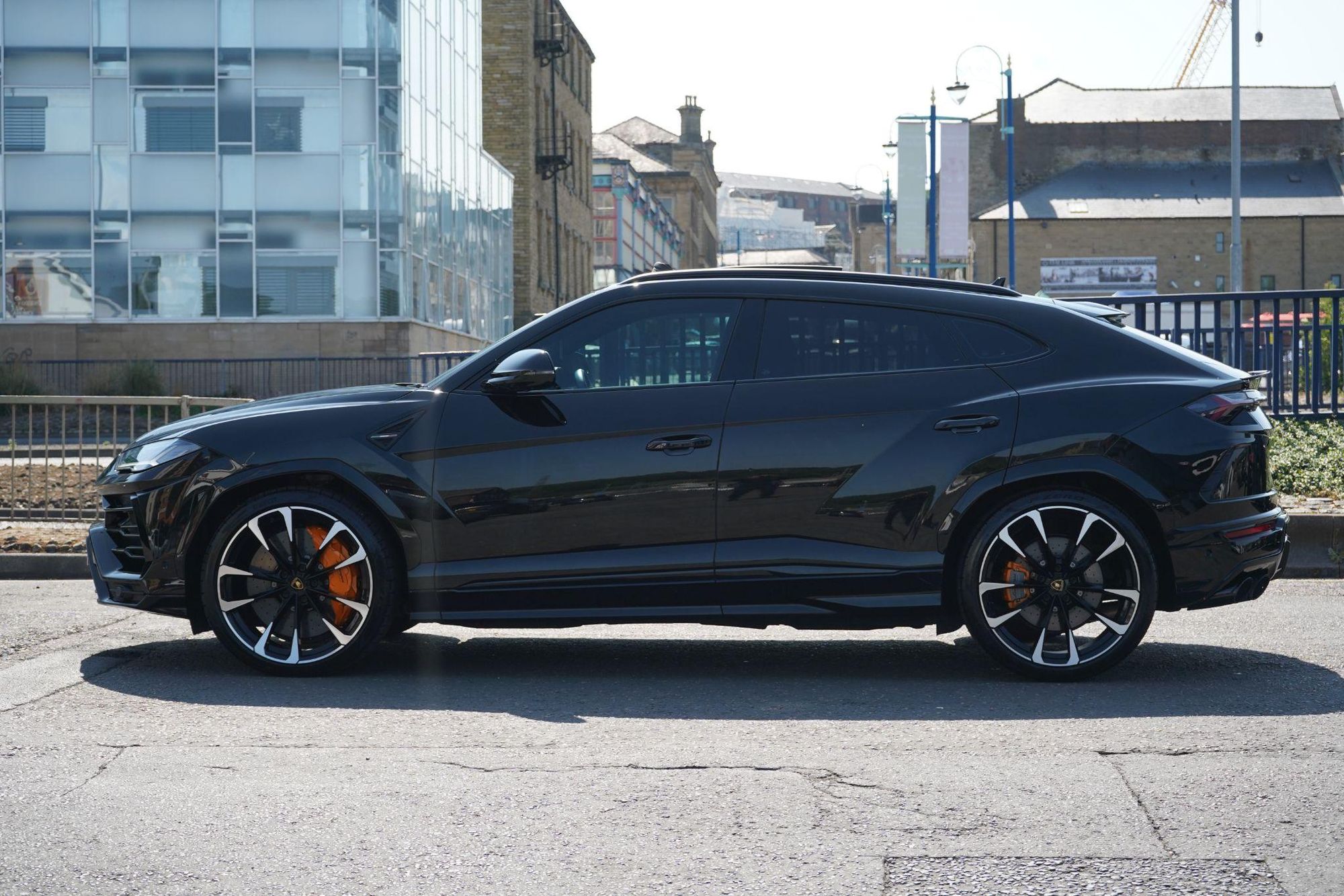 LAMBORGHINI URUS ESTATE 4.0T FSI V8 5dr Auto for sale UK - Slide 8