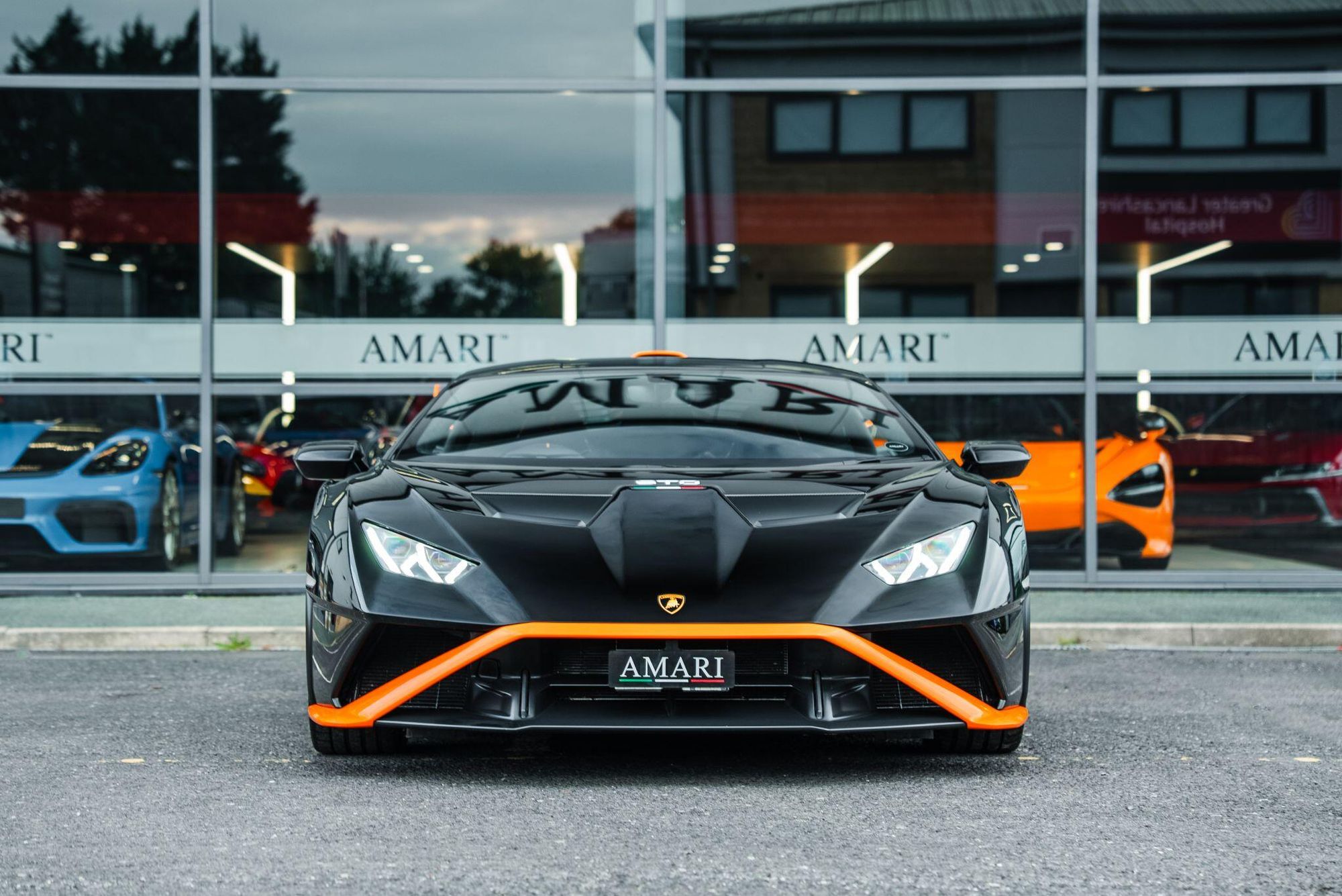 LAMBORGHINI HURACAN EVO COUPE 5.2 V10 640 STO 2dr Auto for sale UK - Slide 5