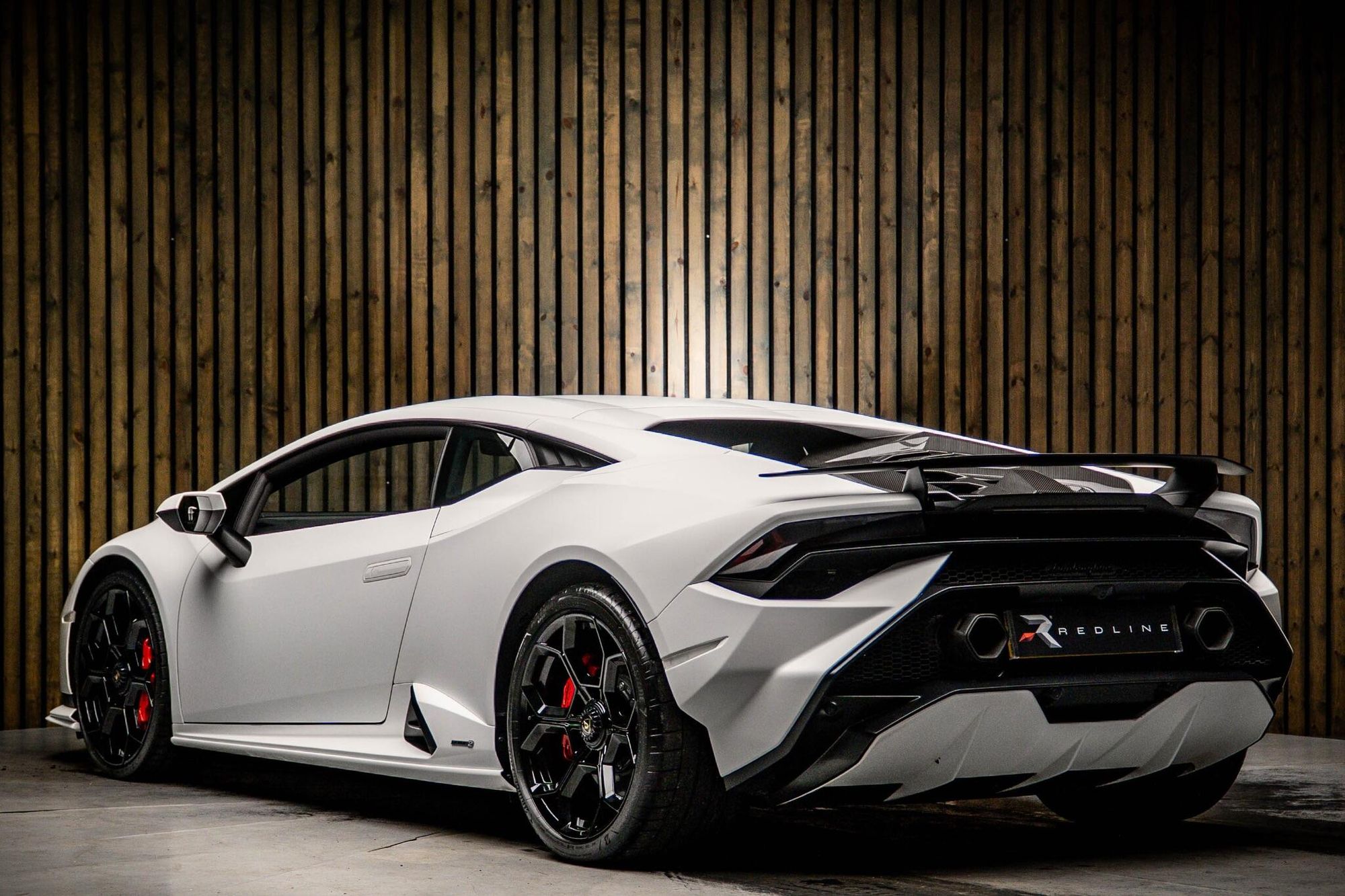 LAMBORGHINI HURACAN EVO COUPE 5.2 V10 640 Tecnica 2dr Auto for sale UK - Slide 3
