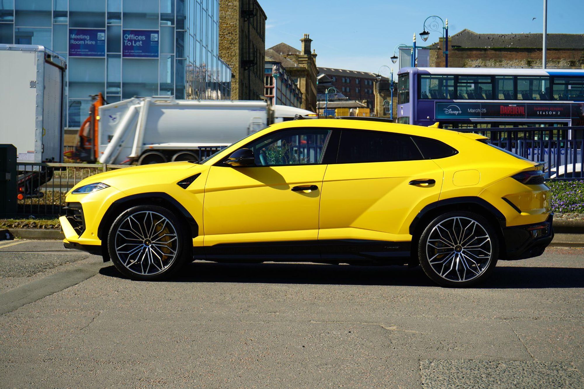 LAMBORGHINI URUS ESTATE 4.0T 25.9kWh Plug-in Hybrid FSI V8 5dr Auto for sale UK - Slide 8