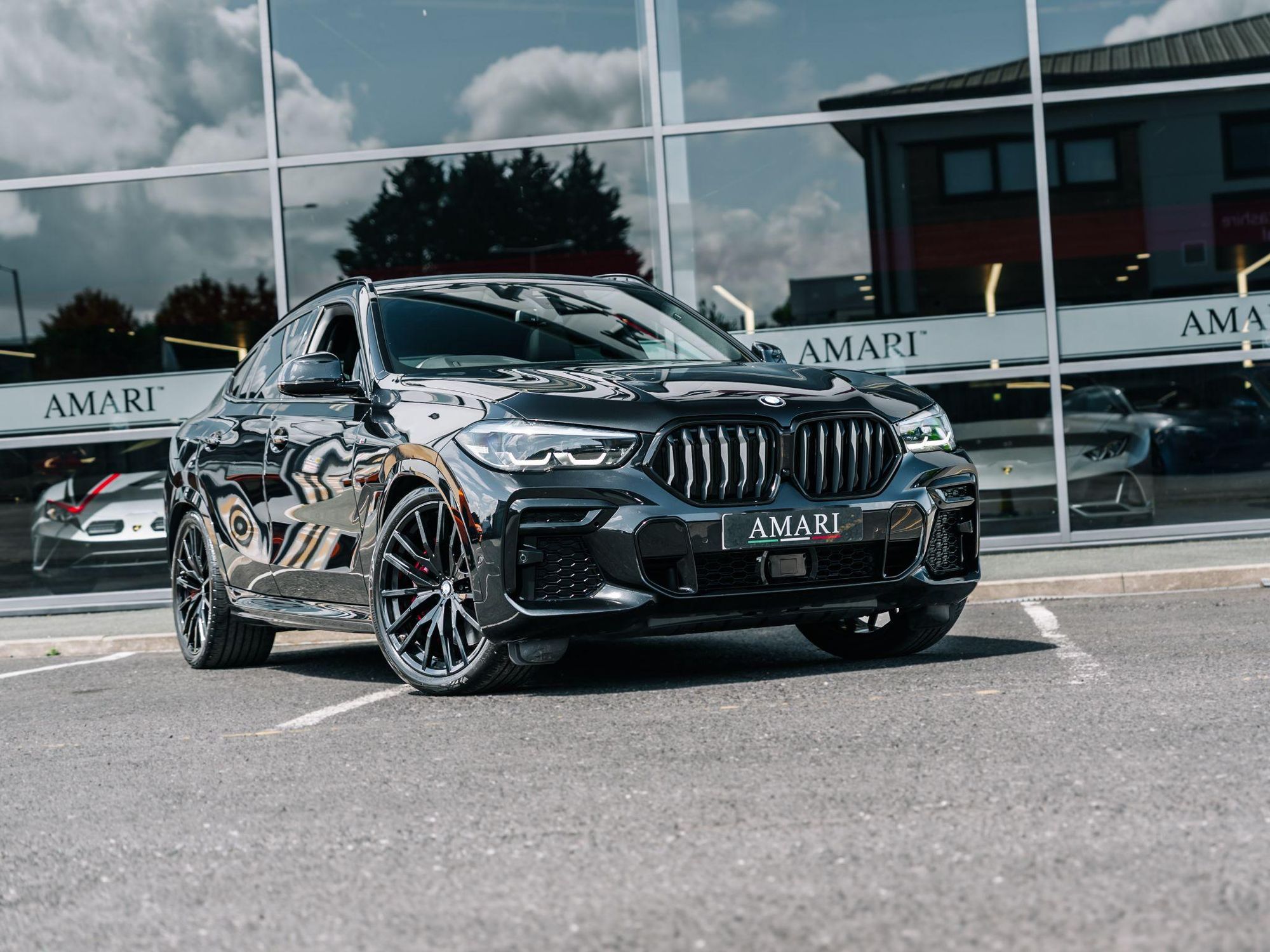 BMW X6 DIESEL ESTATE xDrive40d MHT M Sport 5dr Step Auto for sale UK - Slide 10