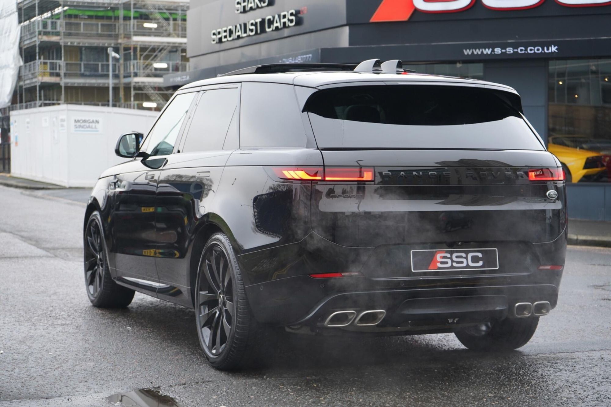 LAND ROVER RANGE ROVER SPORT ESTATE 4.4 P530 V8 First Edition 5dr Auto for sale UK - Slide 9