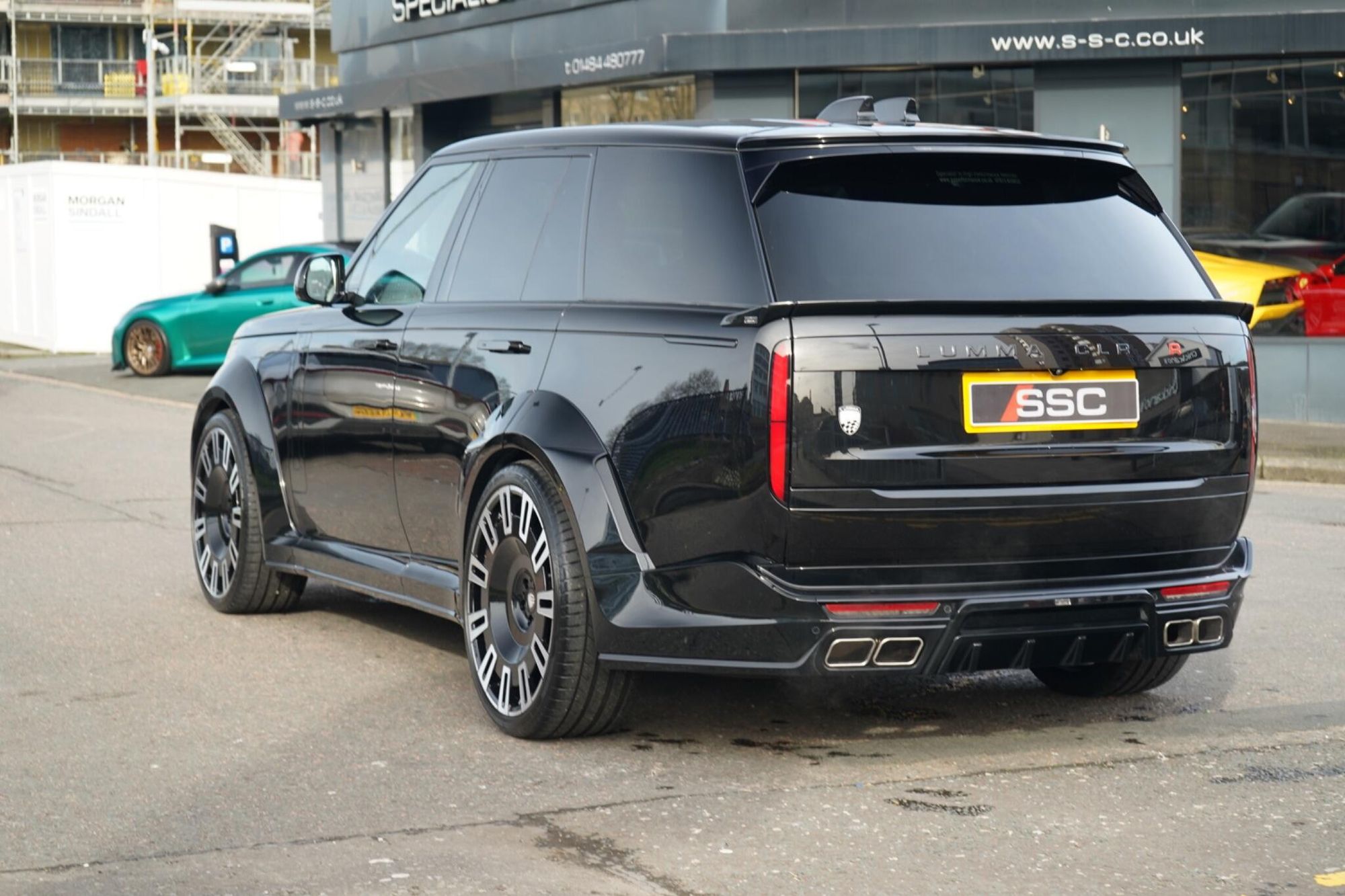 LAND ROVER RANGE ROVER ESTATE 3.0 P400 HSE 4dr Auto for sale UK - Slide 10