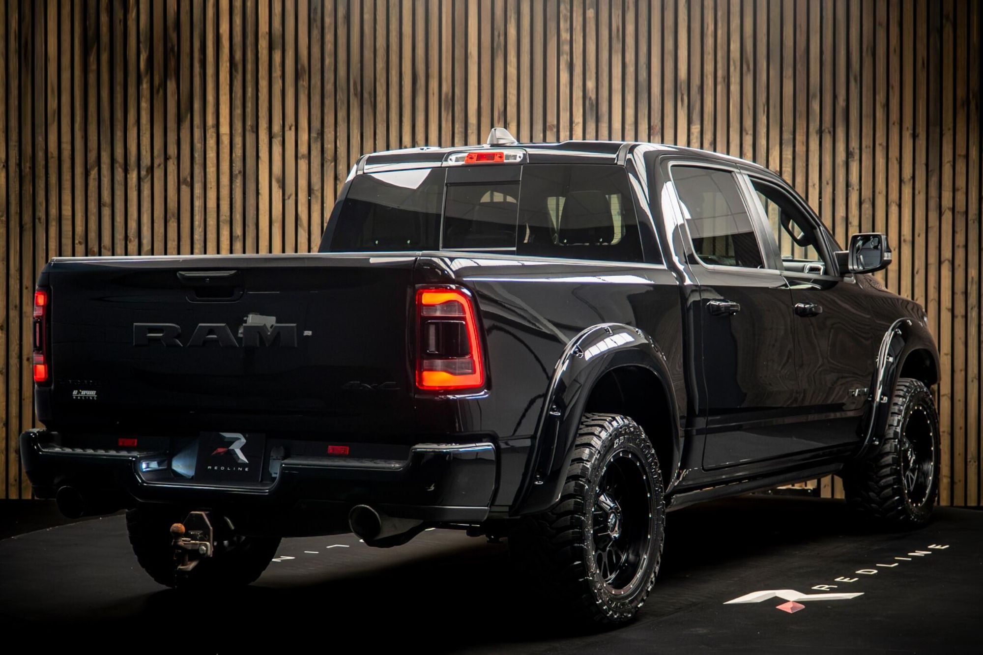 DODGE RAM PICKUP 5.7 V8 Hemi Laramie 4dr Auto for sale UK - Slide 4