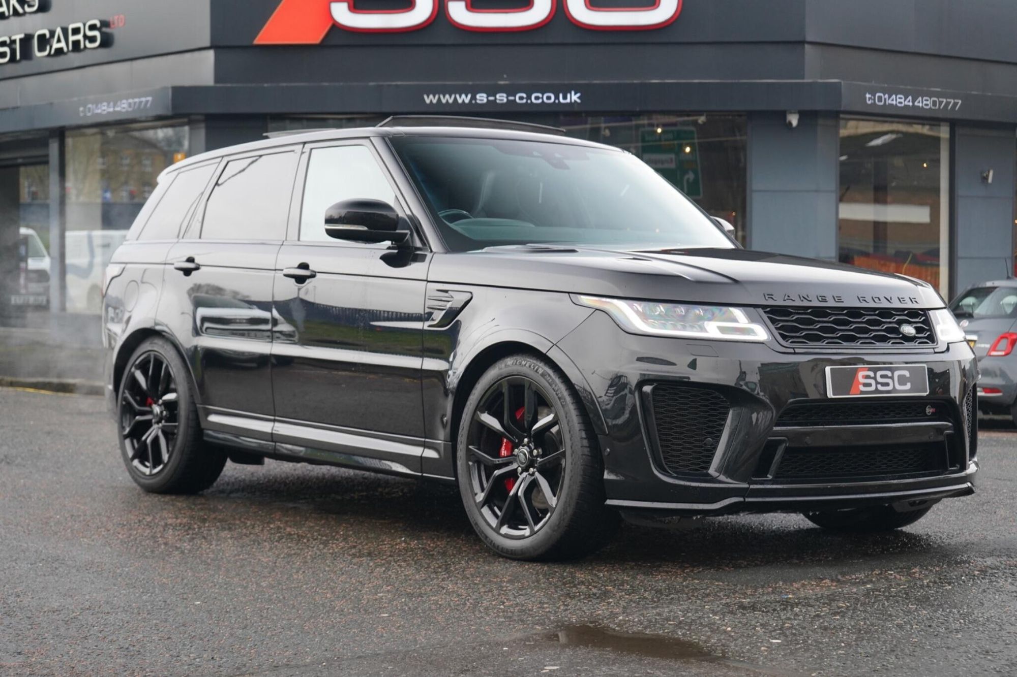 LAND ROVER RANGE ROVER SPORT ESTATE 5.0 P575 S/C SVR 5dr Auto for sale UK - Slide 4