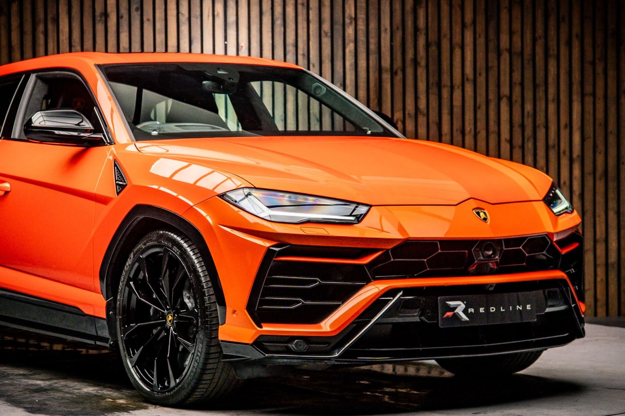 LAMBORGHINI URUS ESTATE 4.0T FSI V8 5dr Auto for sale UK - Slide 10