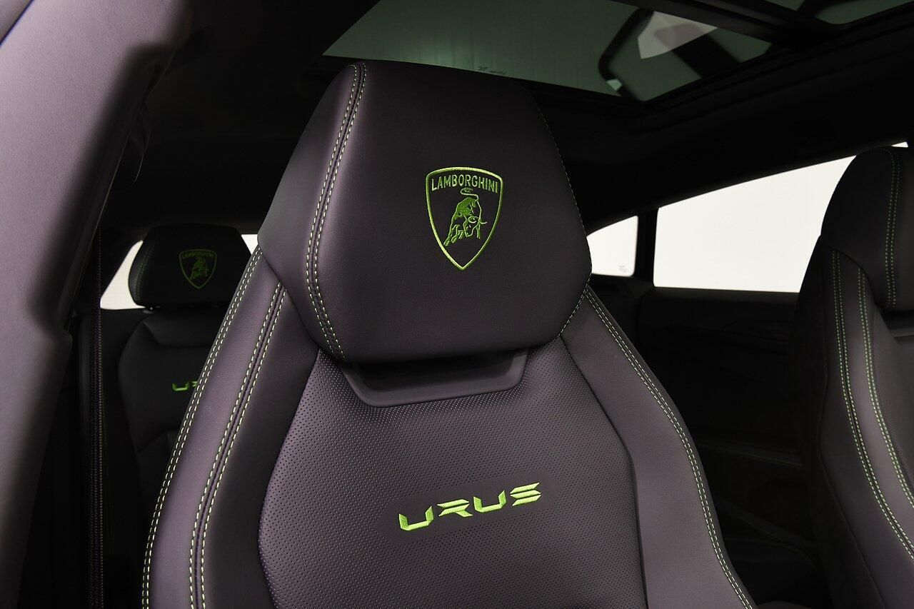 LAMBORGHINI URUS ESTATE 4.0T FSI V8 Performante 5dr Auto for sale UK - Slide 9
