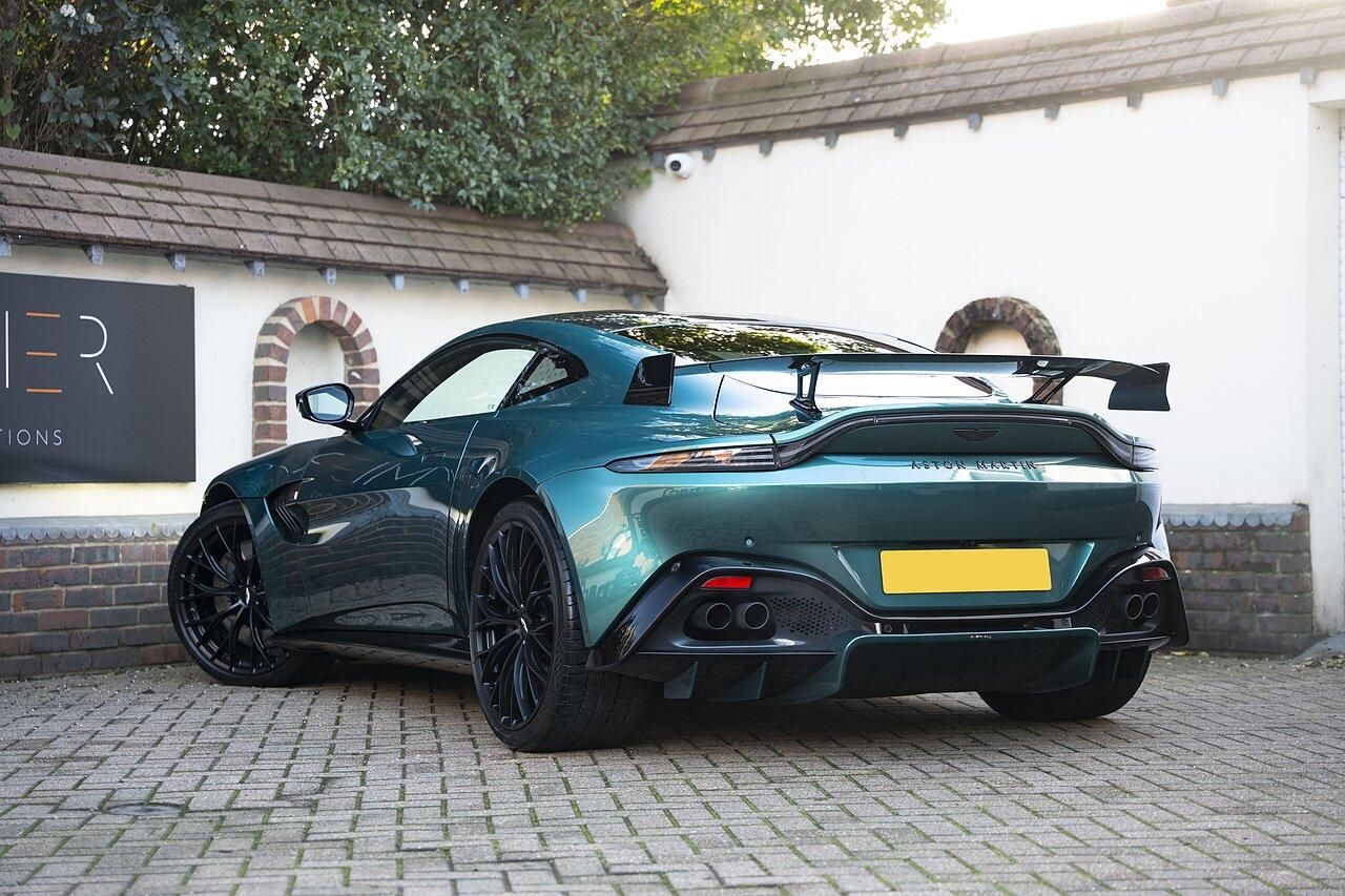 ASTON MARTIN VANTAGE V8 COUPE SPECIAL EDITIONS F1 Edition 2dr ZF 8 Speed Auto for sale UK - Slide 4