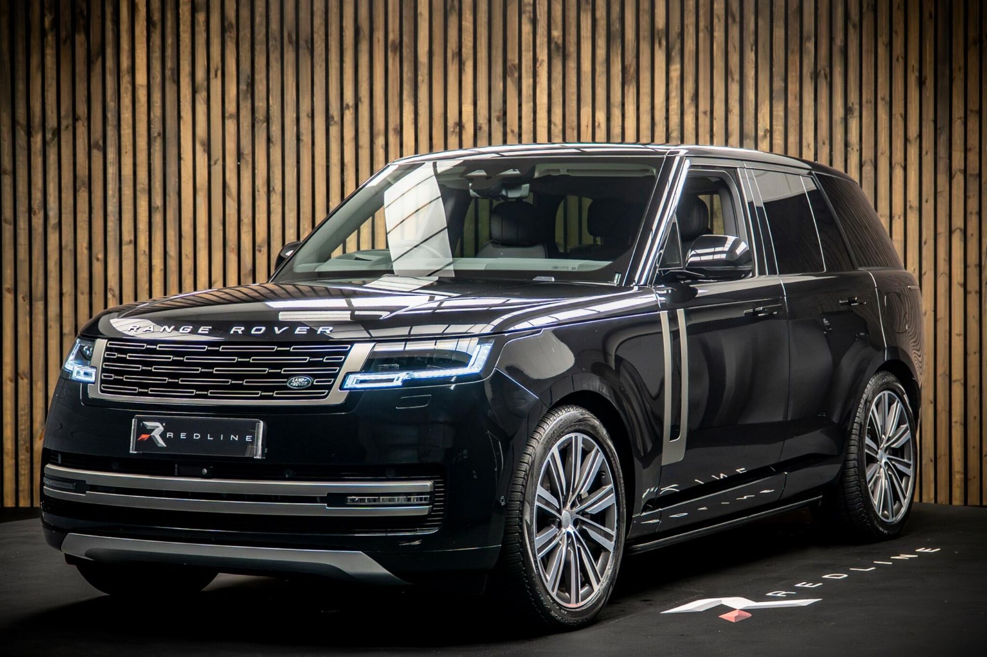 LAND ROVER RANGE ROVER ESTATE 3.0 P460e HSE 4dr Auto for sale UK - Slide 8