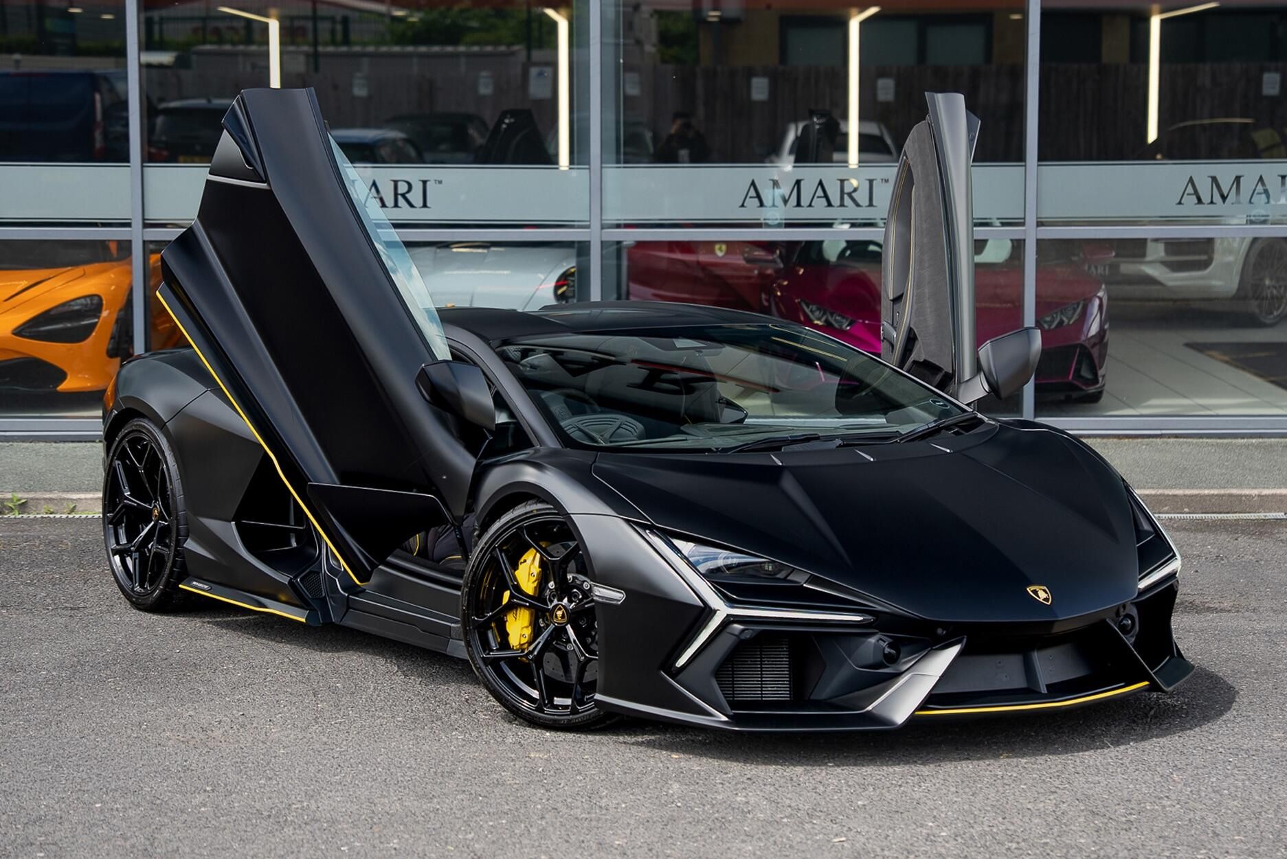 LAMBORGHINI REVUELTO COUPE 6.5 V12 1015 PHEV 2dr DCT for sale UK - Slide 10