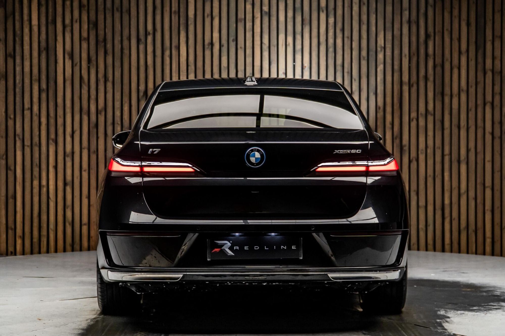 BMW I7 SALOON 400kW xDrive60 Excellence 105.7kWh 4dr Auto for sale UK - Slide 6