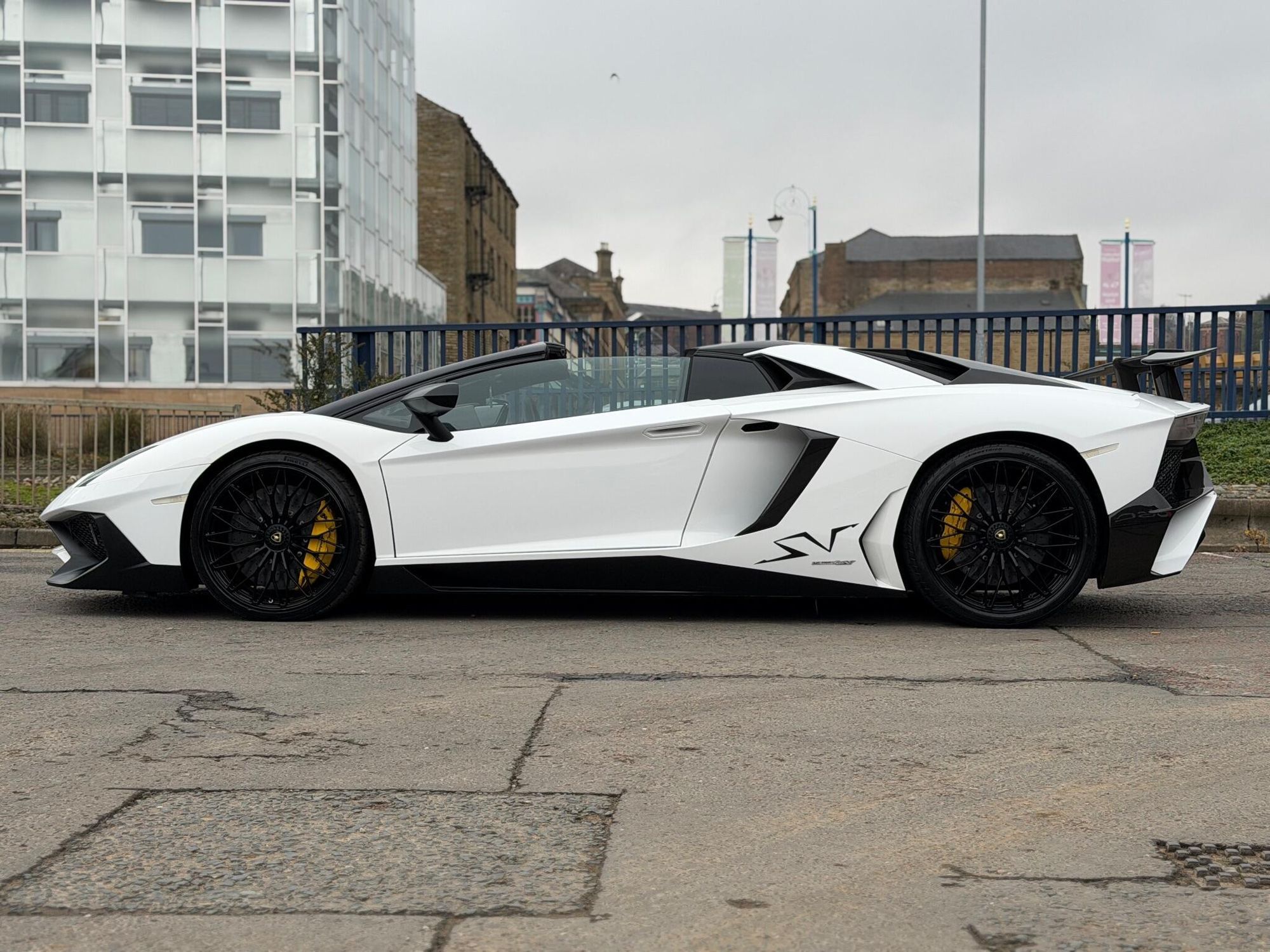 LAMBORGHINI AVENTADOR ROADSTER LP 750-4 Superveloce 2dr ISR for sale UK - Slide 10