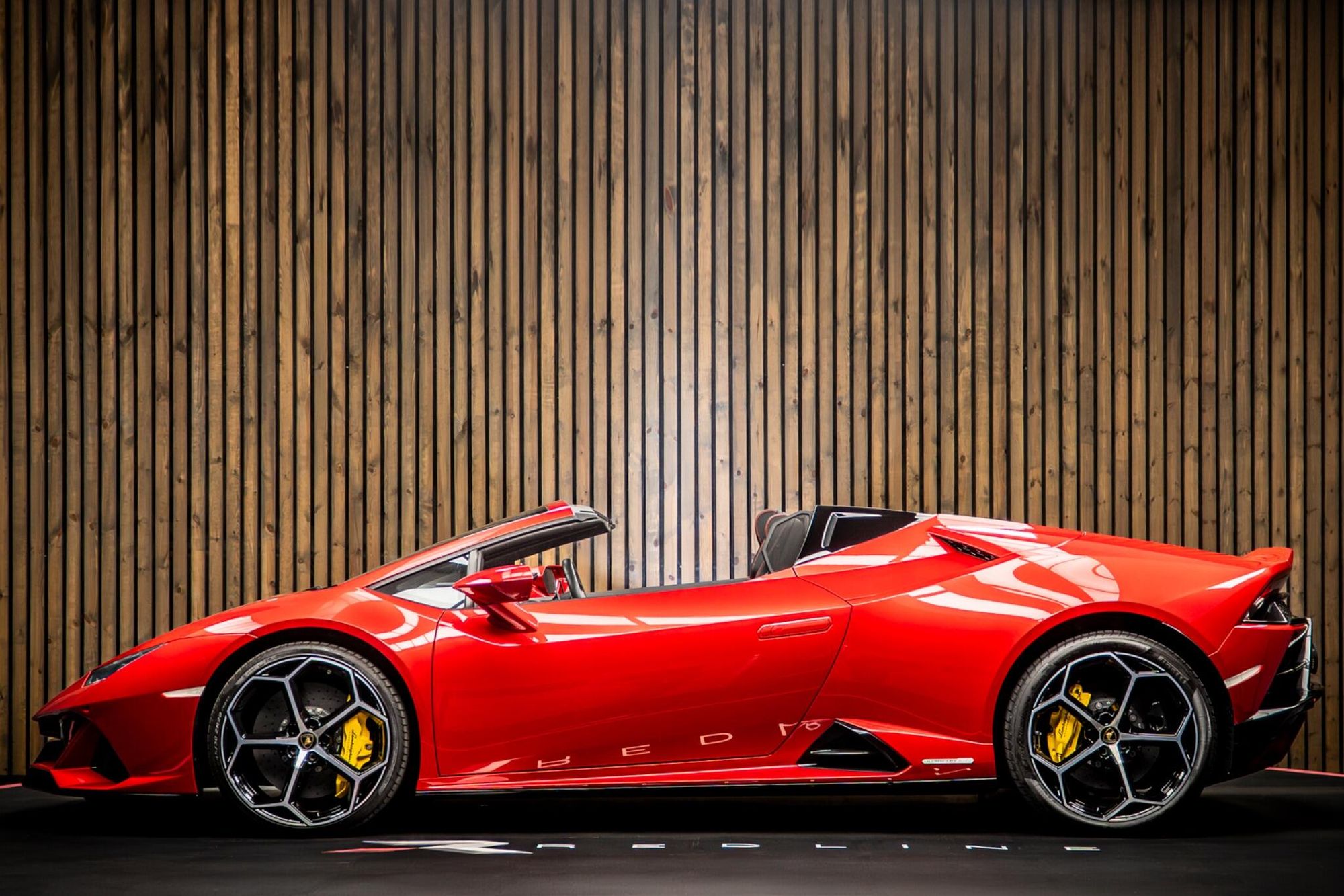 LAMBORGHINI HURACAN LP 640-4 EVO 60th Anniversary Spyder sports for sale UK - Slide 7