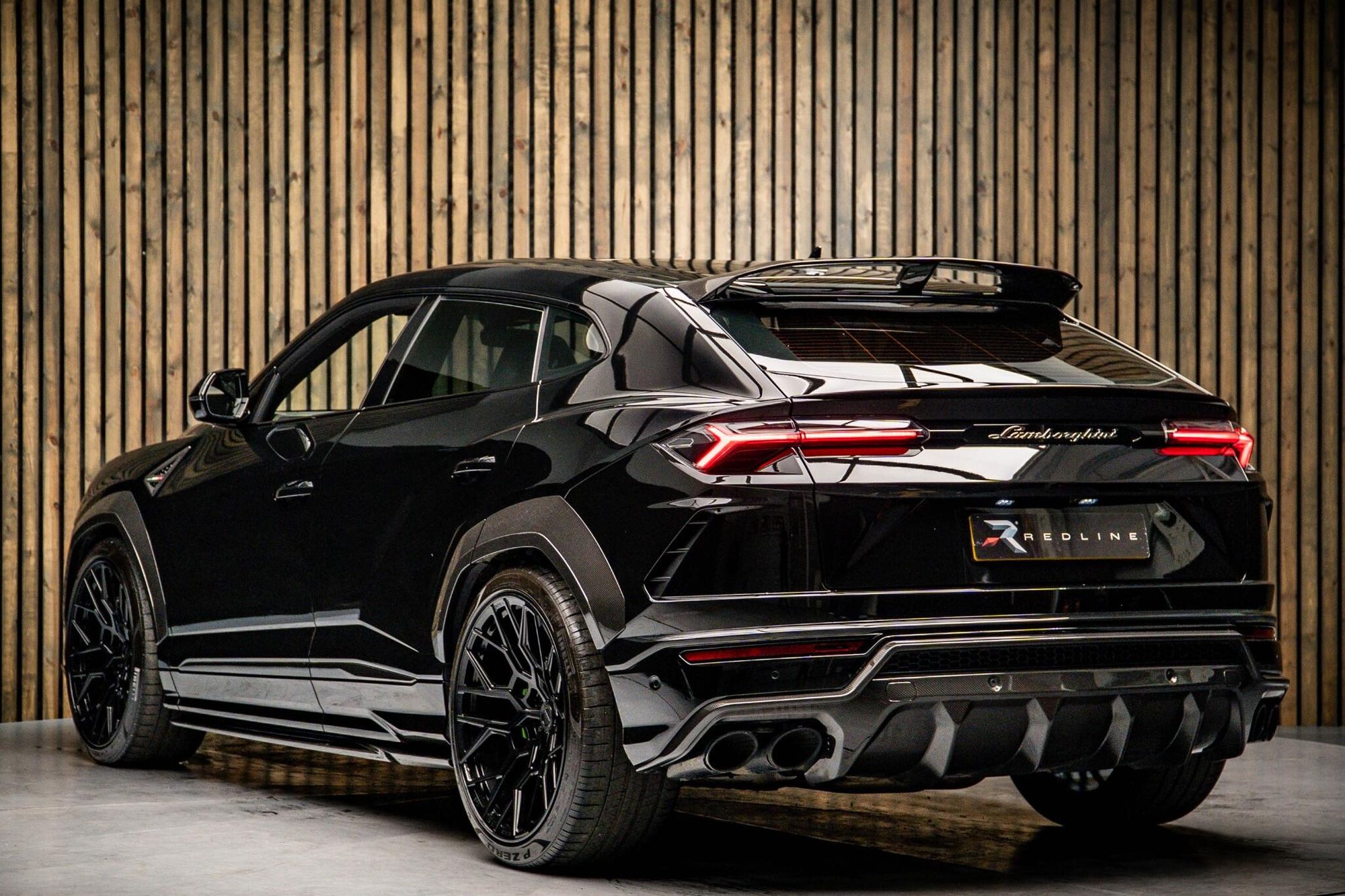 LAMBORGHINI URUS ESTATE 4.0T FSI V8 5dr Auto for sale UK - Slide 3