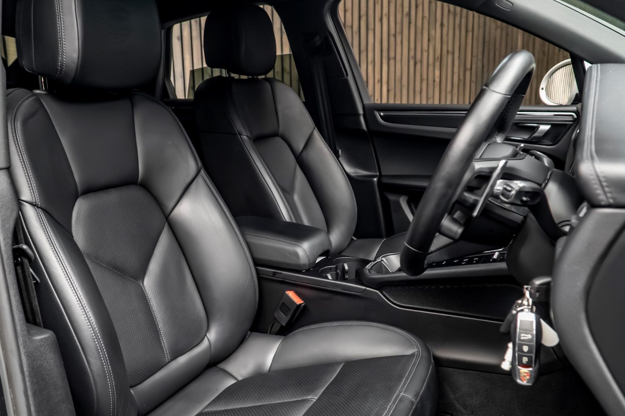 PORSCHE MACAN ESTATE 5dr PDK for sale UK - Slide 2