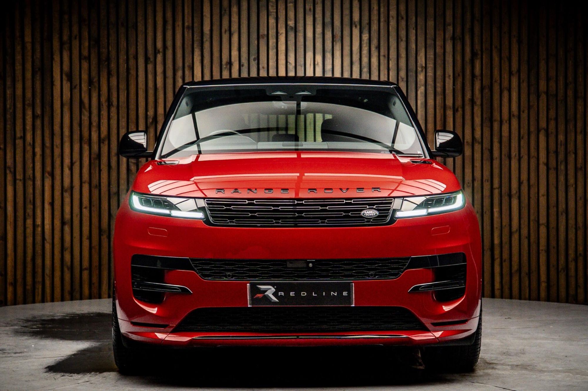 LAND ROVER RANGE ROVER SPORT DIESEL ESTATE 3.0 D300 Dynamic SE 5dr Auto for sale UK - Slide 5