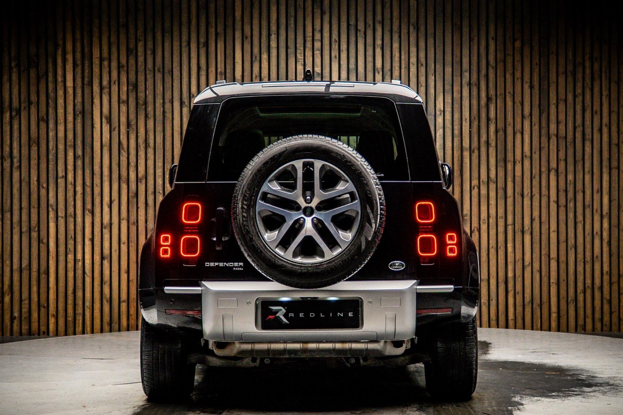 LAND ROVER DEFENDER ESTATE SPECIAL EDITIONS 2.0 P400e XS Edition 110 5dr Auto for sale UK - Slide 6