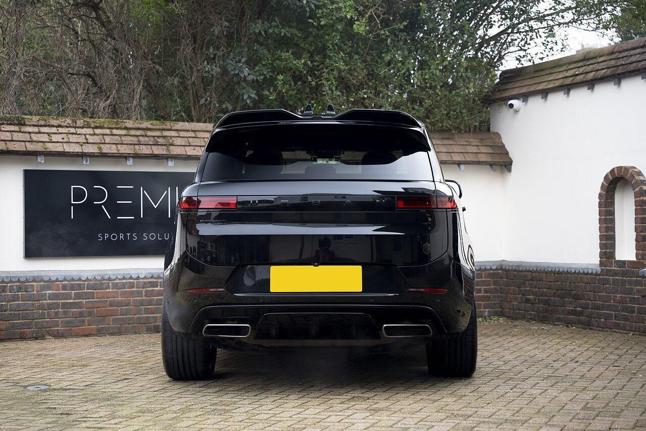 LAND ROVER RANGE ROVER SPORT DIESEL ESTATE 3.0 D300 Dynamic SE 5dr Auto for sale UK - Slide 4