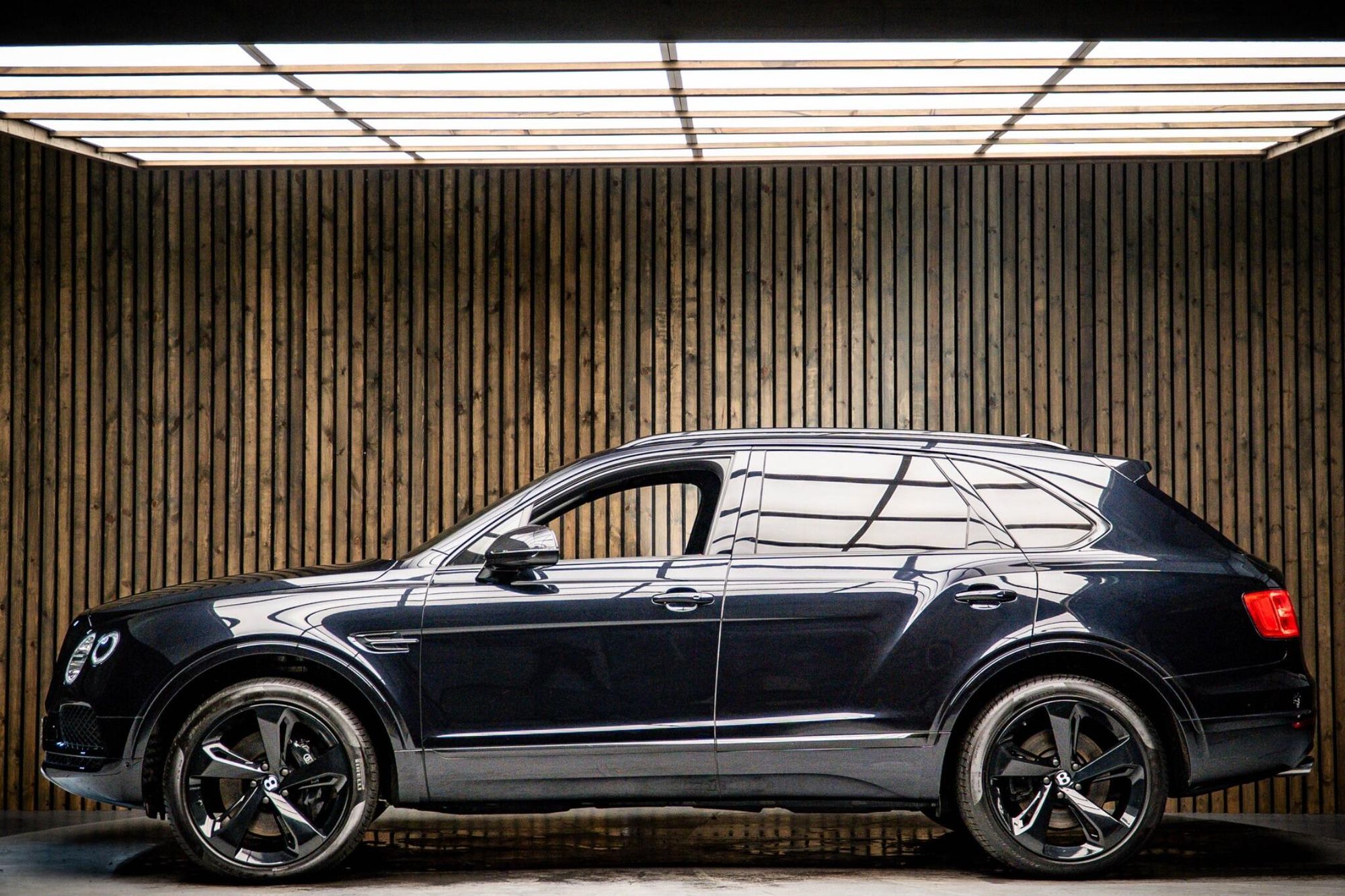 BENTLEY BENTAYGA ESTATE 4.0 V8 5dr Auto for sale UK - Slide 7