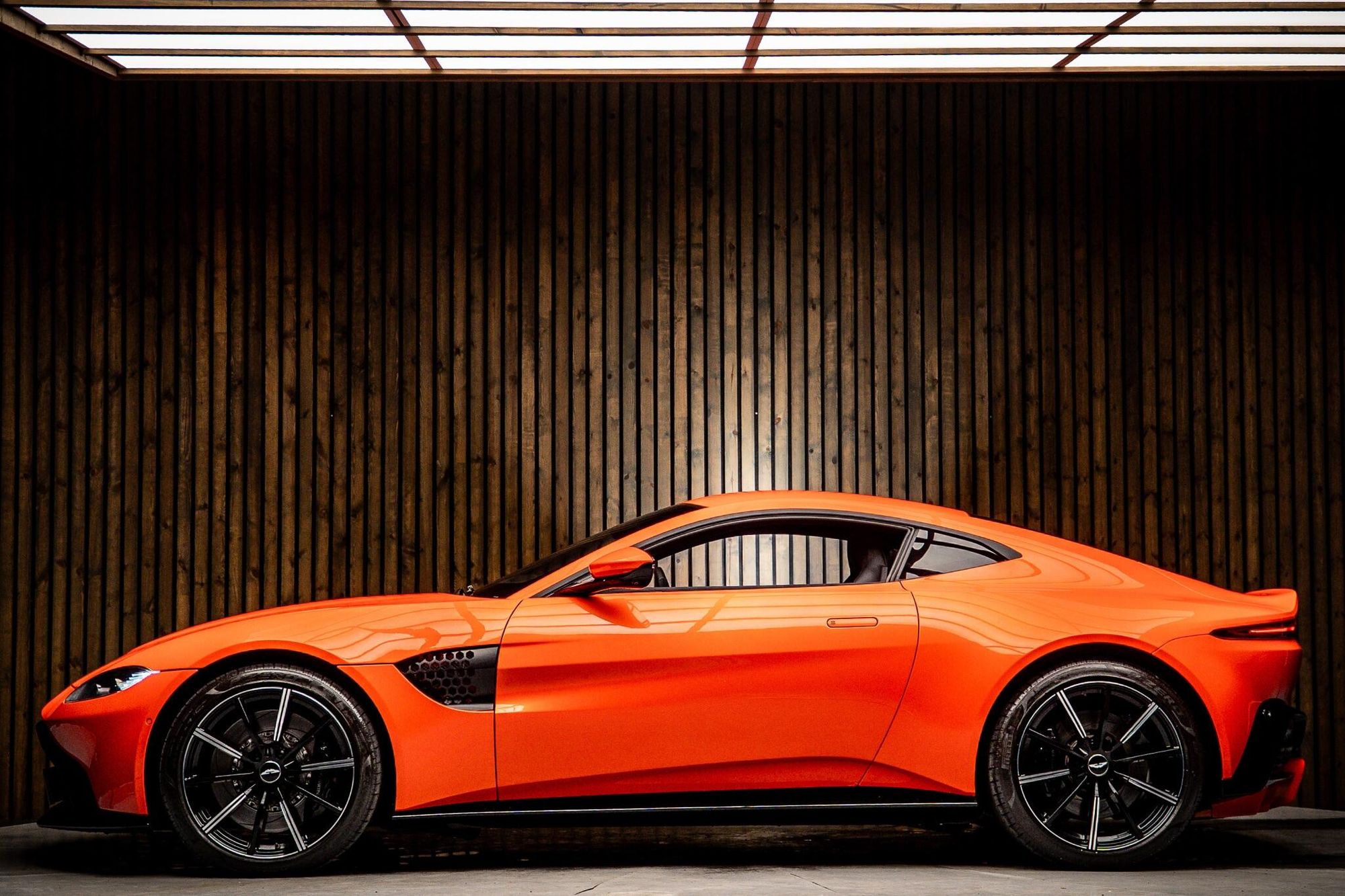 ASTON MARTIN VANTAGE V8 COUPE 2dr ZF 8 Speed Auto for sale UK - Slide 7