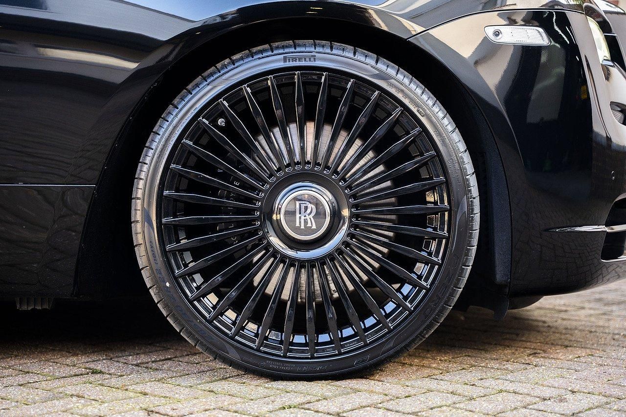 ROLLS-ROYCE WRAITH COUPE Black Badge 2dr Auto for sale UK - Slide 6