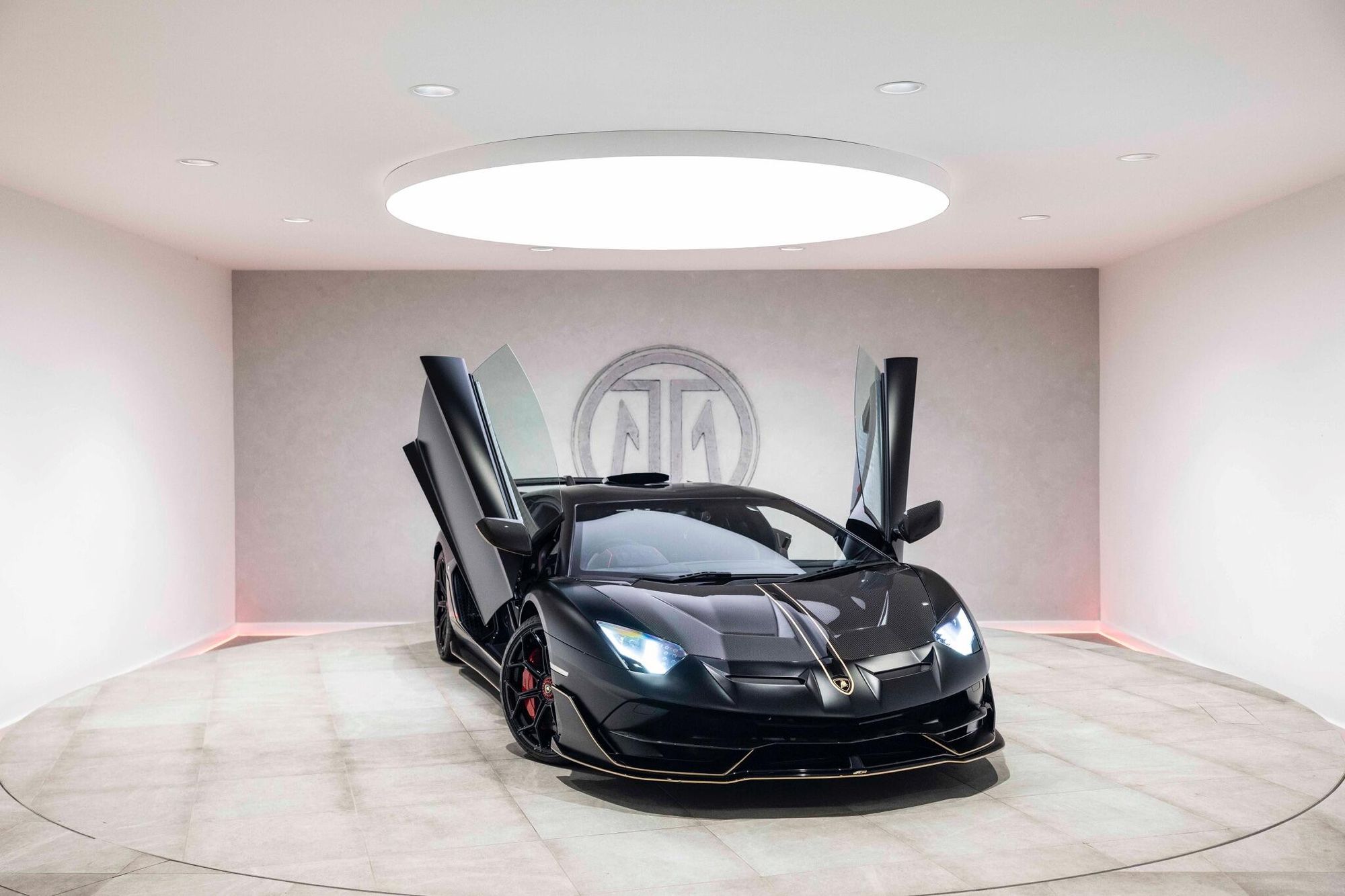 LAMBORGHINI AVENTADOR COUPE SPECIAL EDITION LP 770-4 SVJ 2dr ISR for sale UK - Slide 3