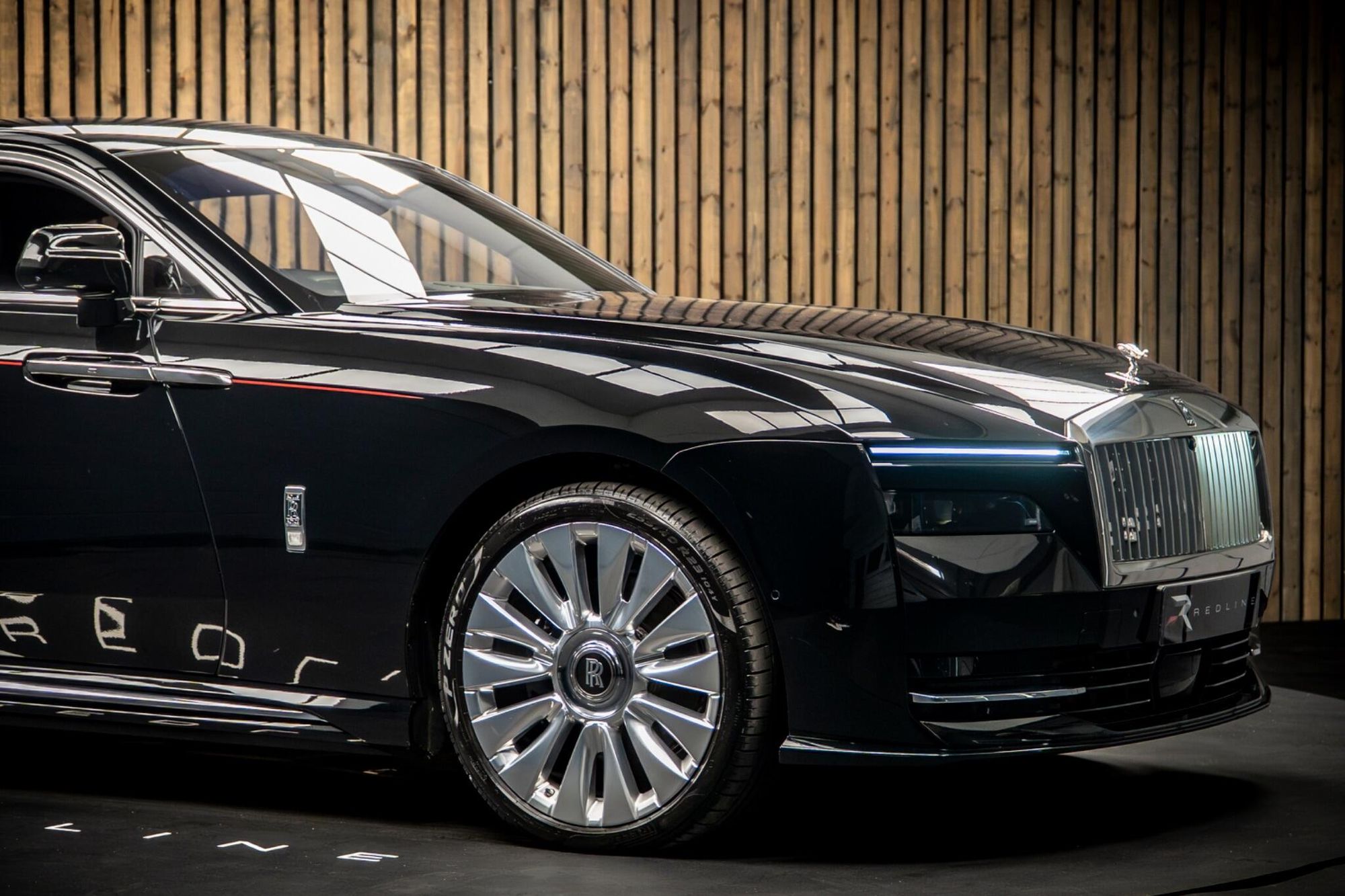ROLLS-ROYCE SPECTRE COUPE 430kW 102kWh 2dr Auto for sale UK - Slide 8