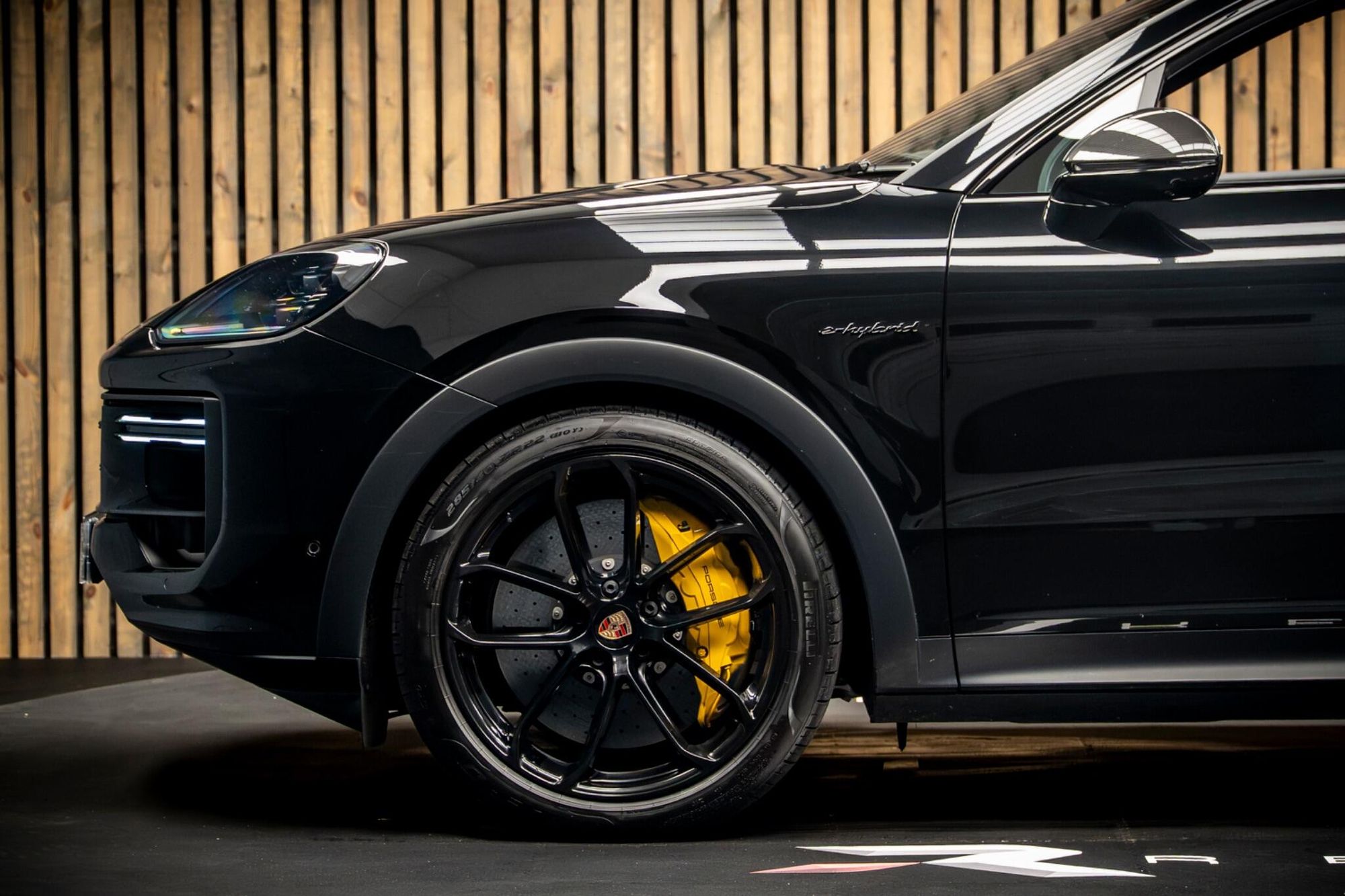 PORSCHE CAYENNE COUPE Turbo E-Hybrid 5dr Tiptronic S [GT Package] for sale UK - Slide 9