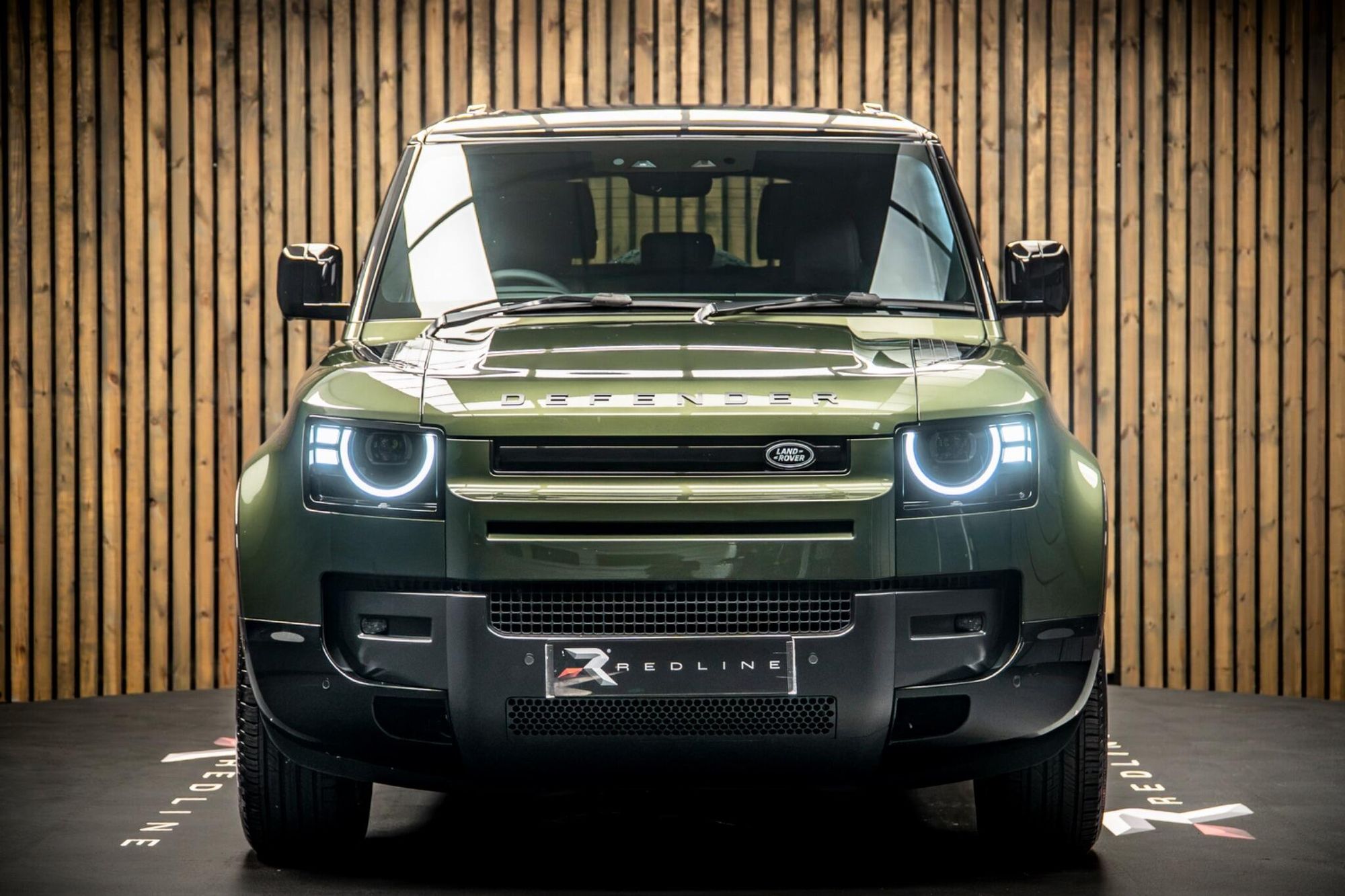 Land Rover Defender 90 X-Dynamic SE 3.0 D250 MHEV X-Dynamic SE Auto 4WD Euro 6 (s/s) 3dr for sale UK - Slide 5