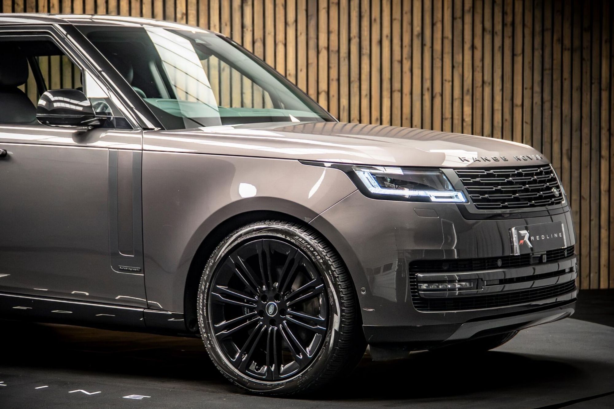 LAND ROVER RANGE ROVER DIESEL ESTATE 3.0 D350 Autobiography LWB 4dr Auto for sale UK - Slide 10